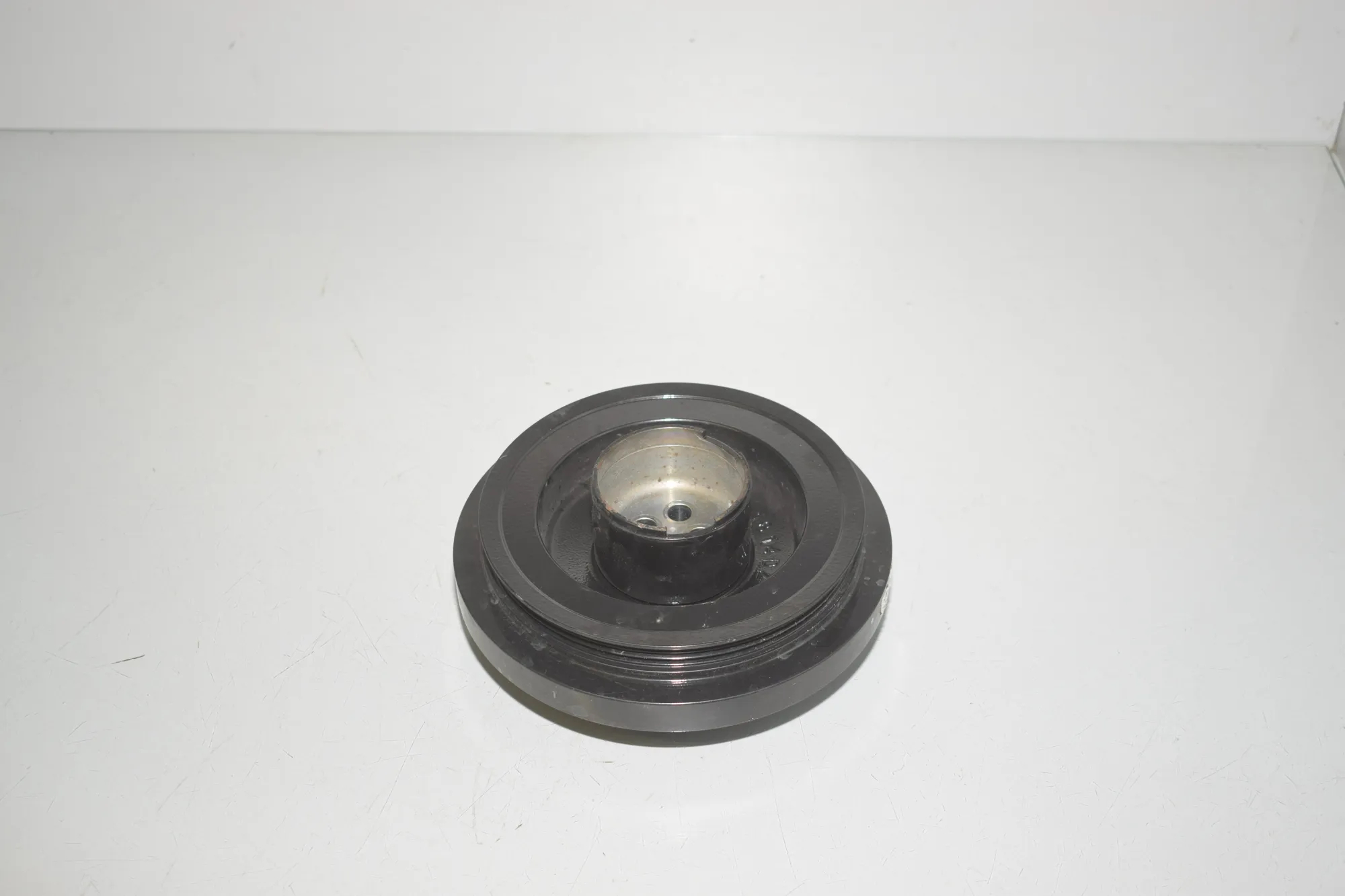 Crankshaft Pulley – OEM 7934465 · BMW 5 (G30) (2016 - -) 530 e iPerformance 2019 – 3