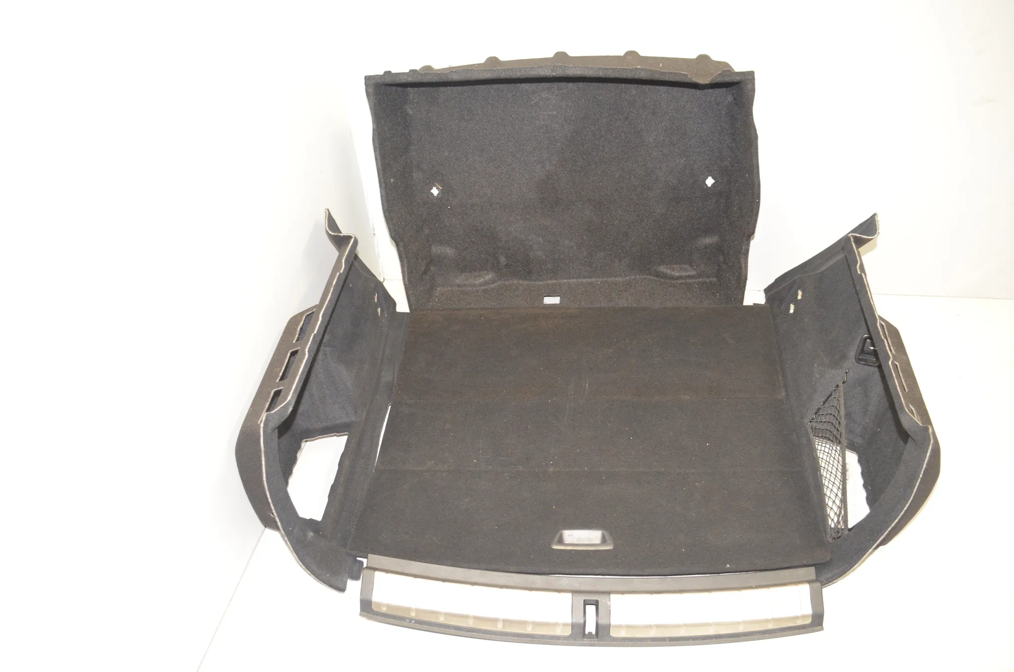 Trunk Trim Kit – OEM 7332827 · BMW X1 (F48) xDrive 25 i 2020