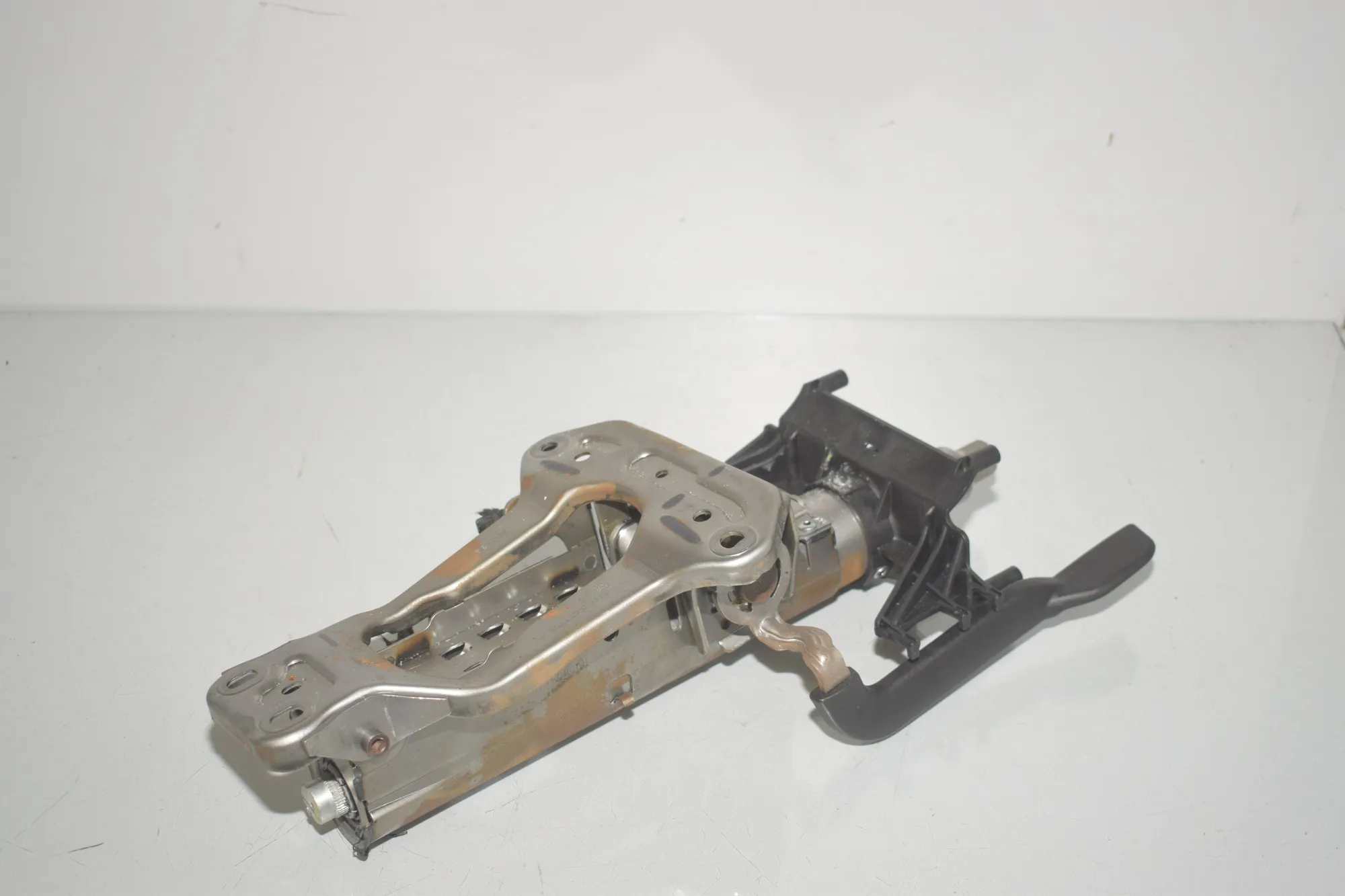 Steering Wheel Adjustment Mechanism – OEM 6864827 · BMW X1 (F48) xDrive 25 i 2020 – 6