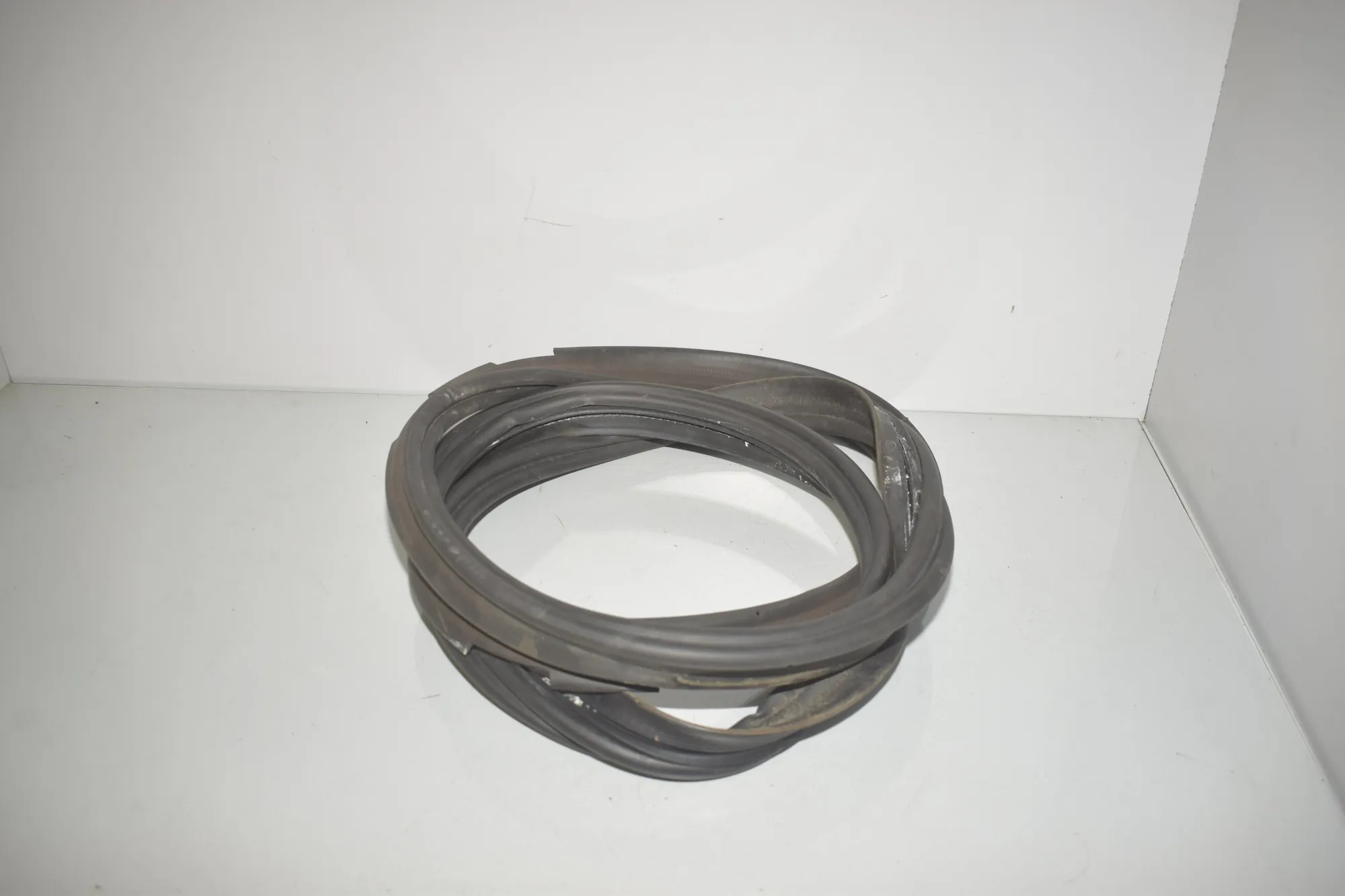 Tailgate Rubber Seal – OEM 7474449 · BMW X1 (F48) xDrive 25 i 2020