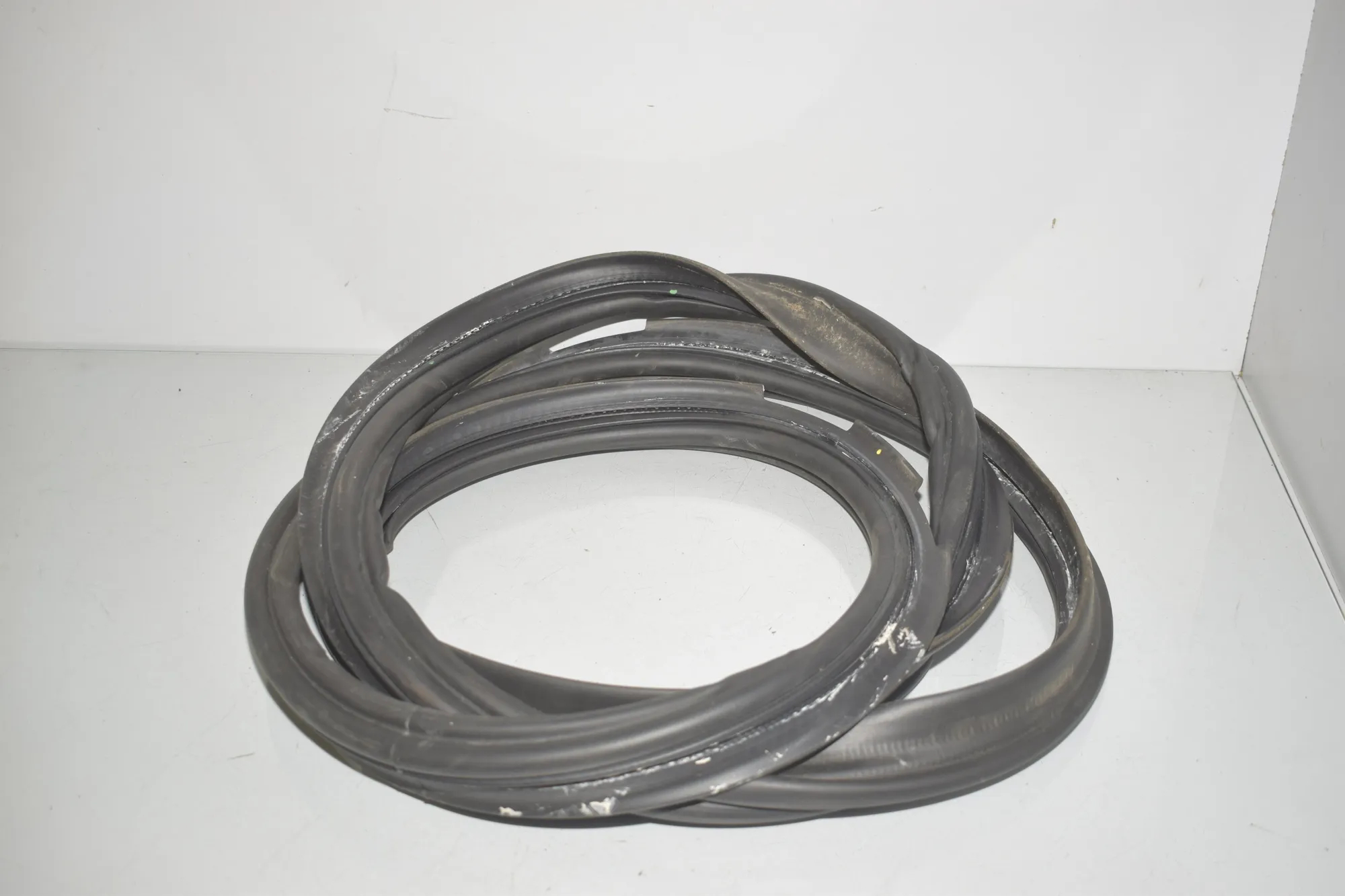 Tailgate Rubber Seal – OEM 7474449 · BMW X1 (F48) xDrive 25 i 2020 – 3