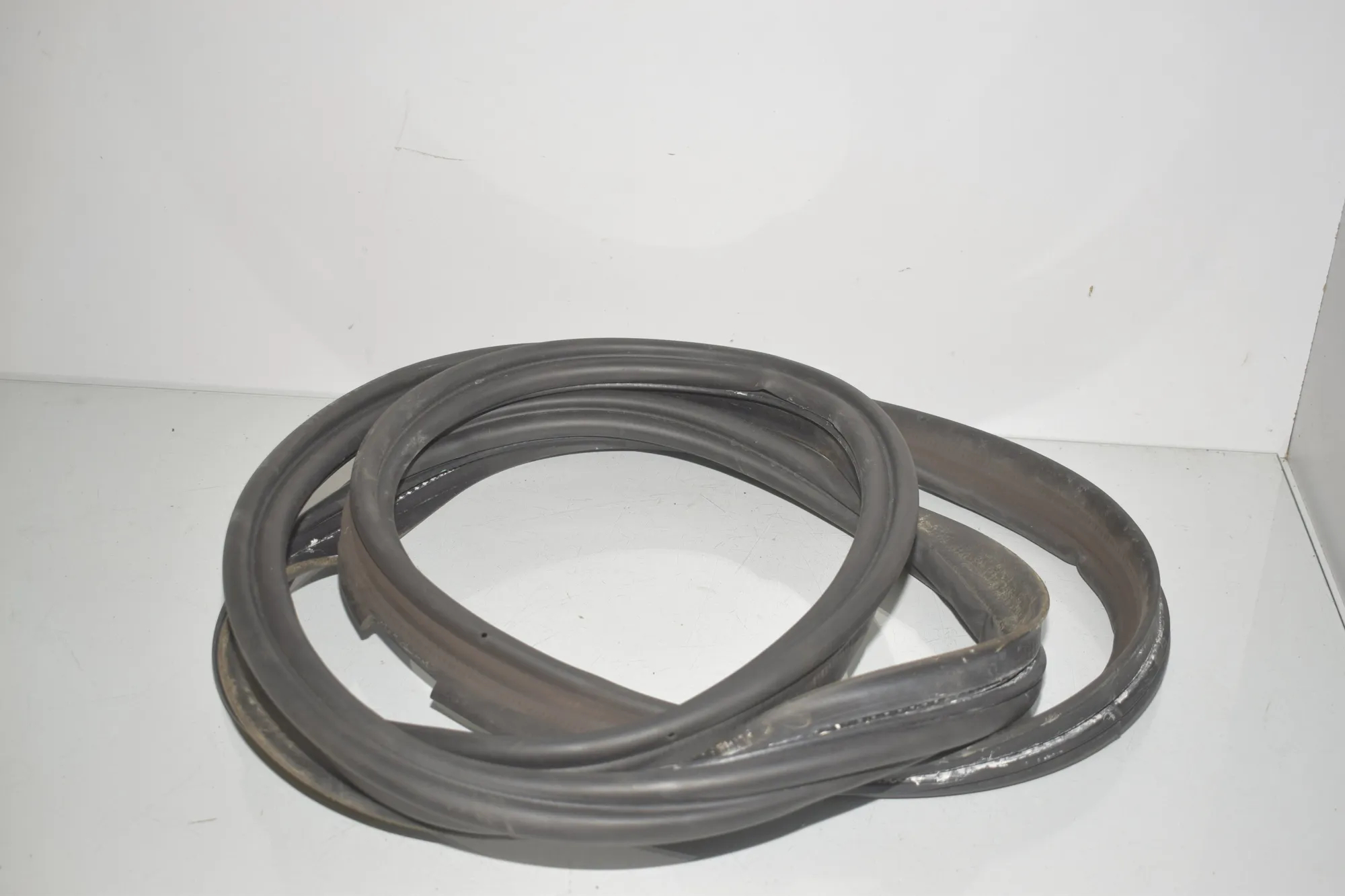 Tailgate Rubber Seal – OEM 7474449 · BMW X1 (F48) xDrive 25 i 2020 – 2