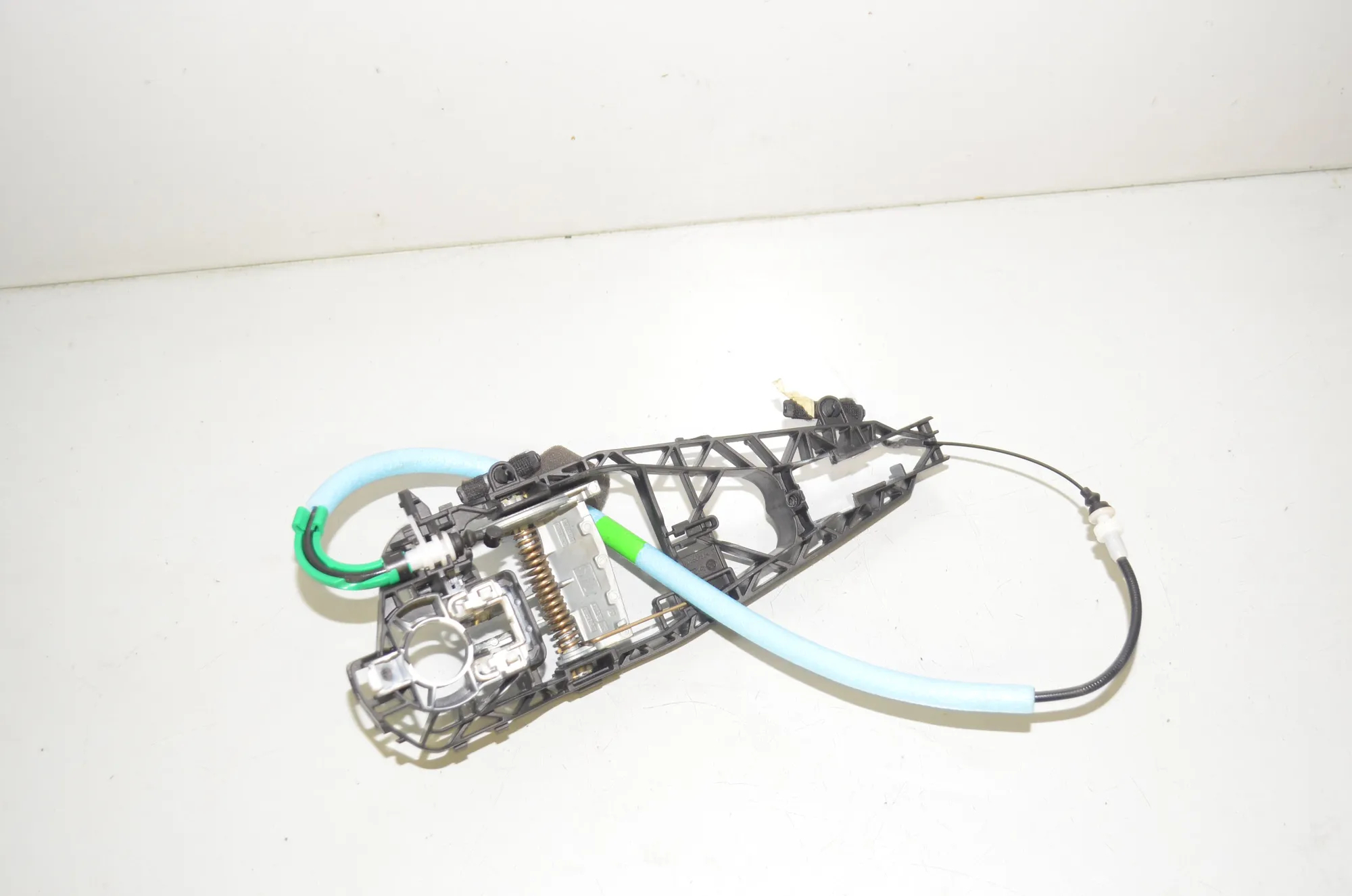 Rear Left Door Interior Handle Frame – OEM 7401209 · BMW X1 (F48) xDrive 25 i 2020