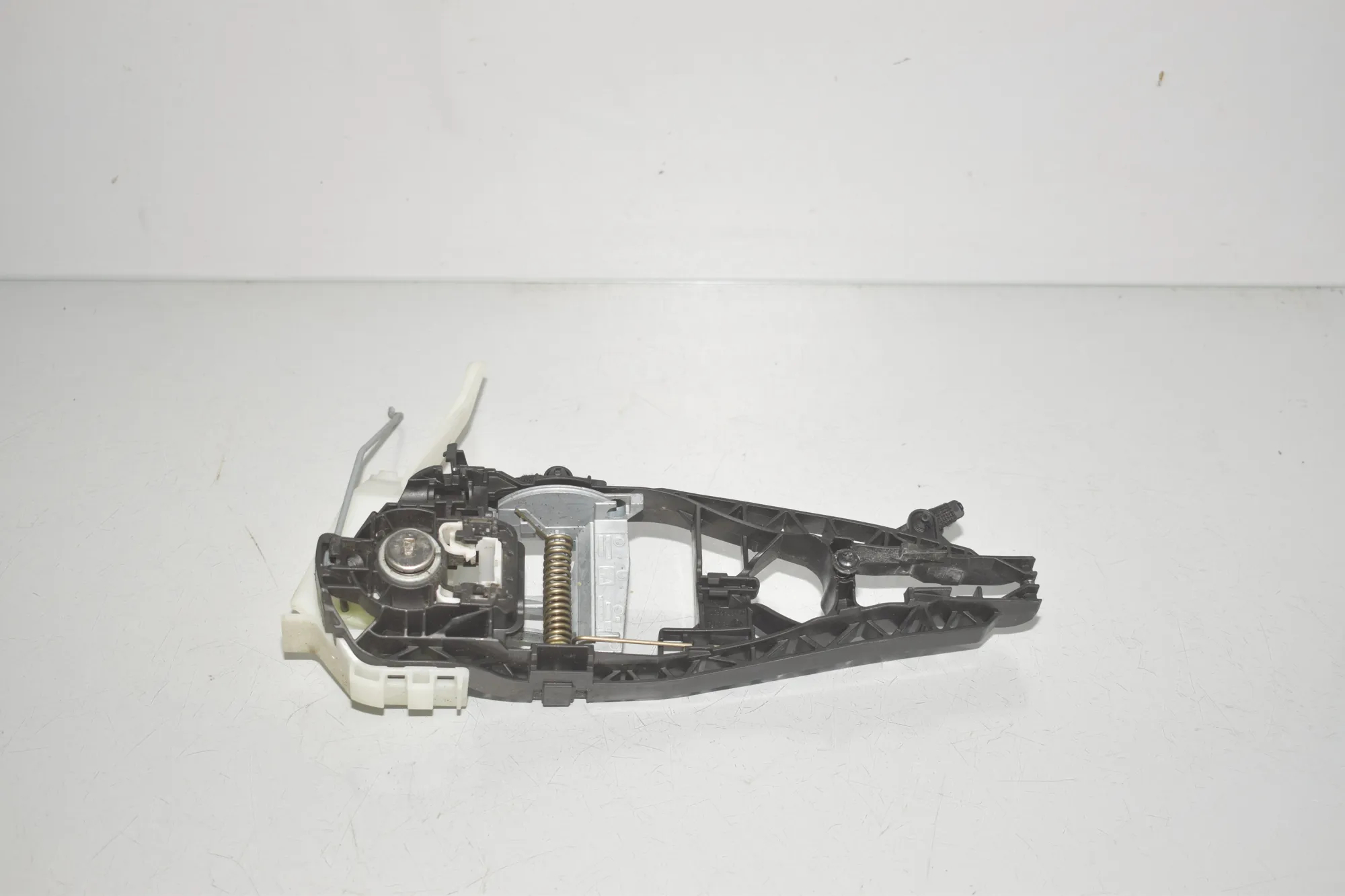 Front Left Door Interior Handle Frame – OEM 7401211 · BMW X1 (F48) xDrive 25 i 2020 – 3