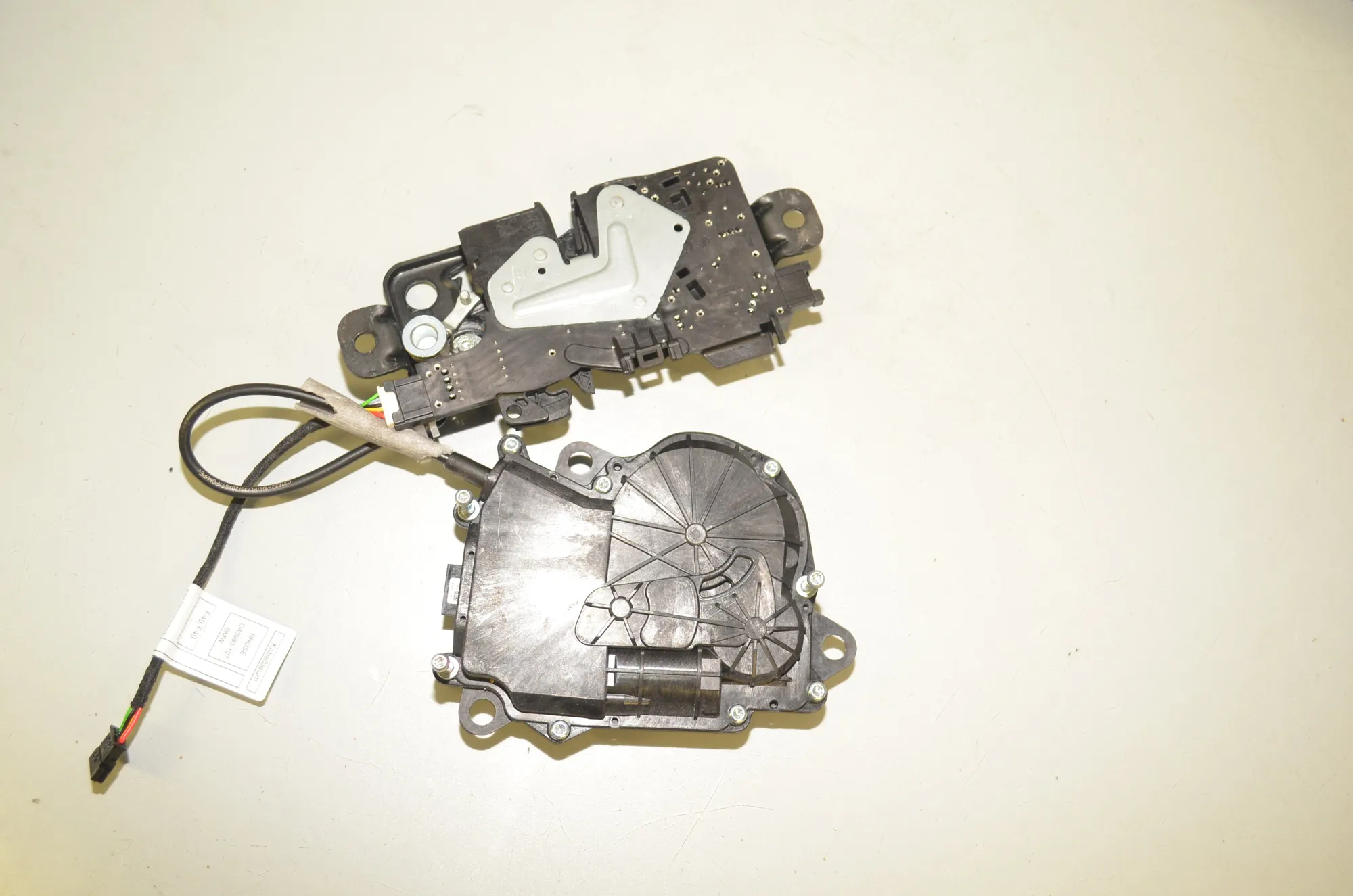 Electric Tailgate Opening Kit – OEM 61319275121 · BMW X1 (F48) xDrive 25 i 2020 – 9