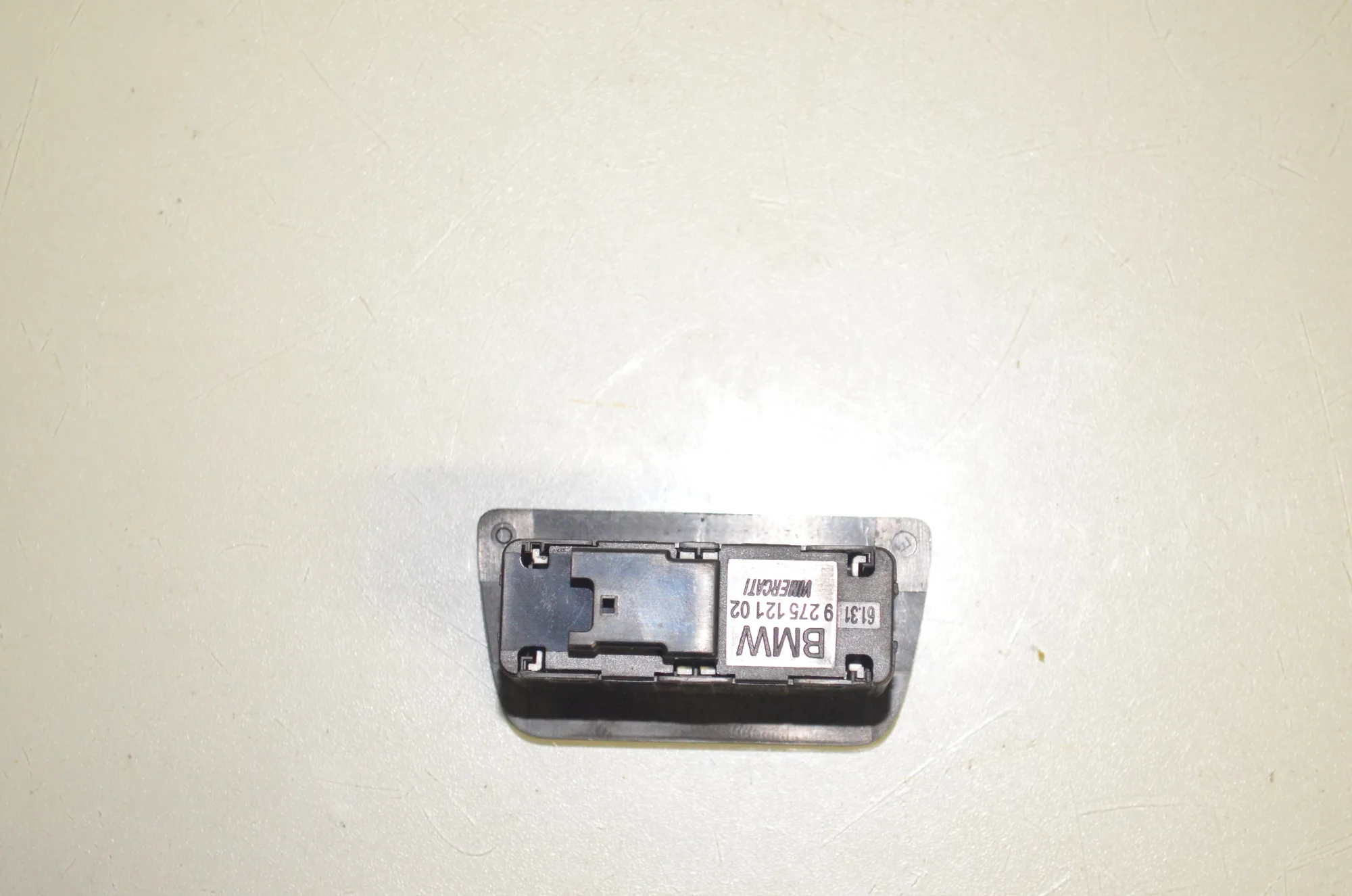 Electric Tailgate Opening Kit – OEM 61319275121 · BMW X1 (F48) xDrive 25 i 2020 – 6