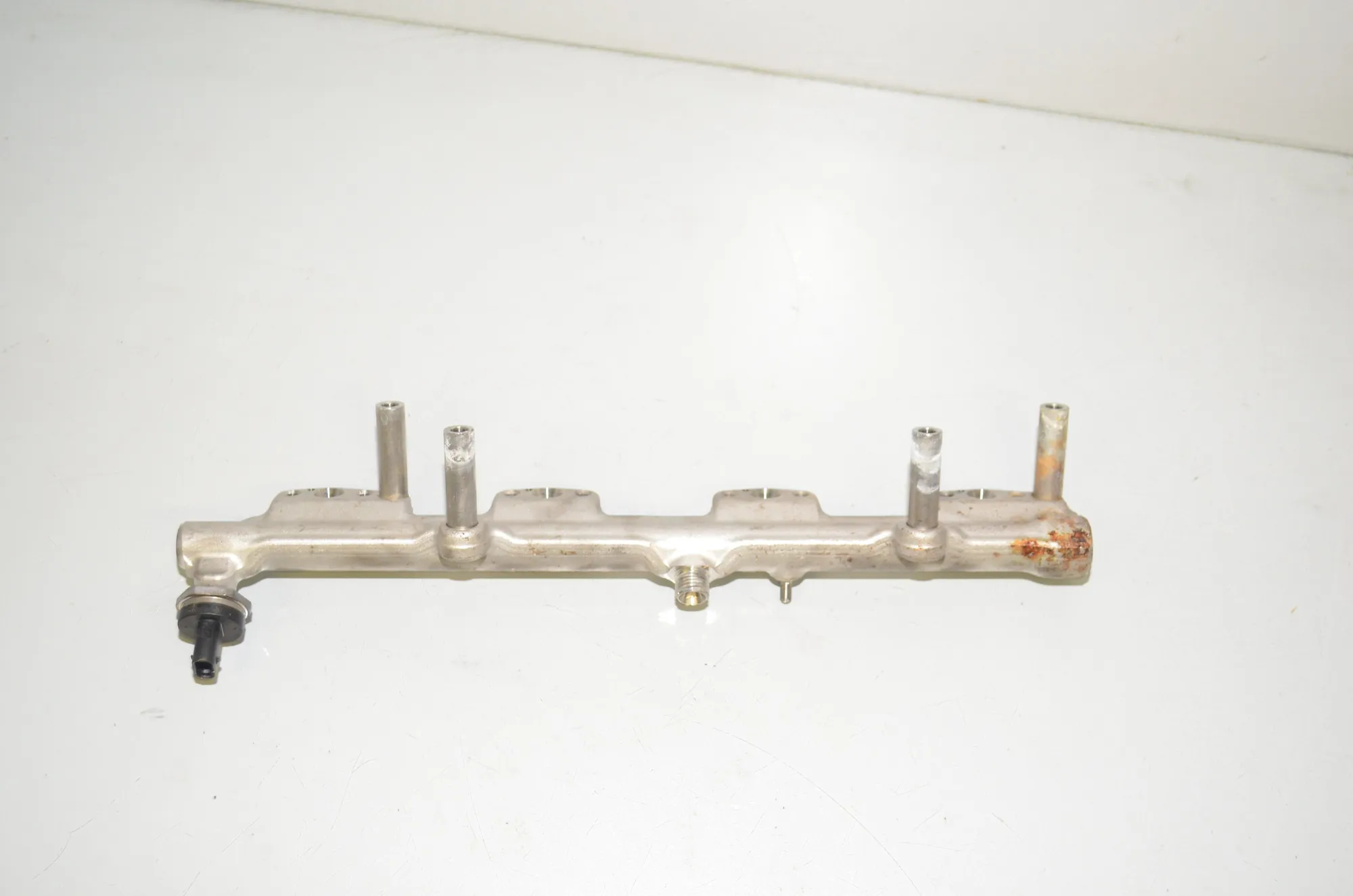 Fuel Rail – OEM 8665633 · BMW X1 (F48) xDrive 25 i 2020 – 2