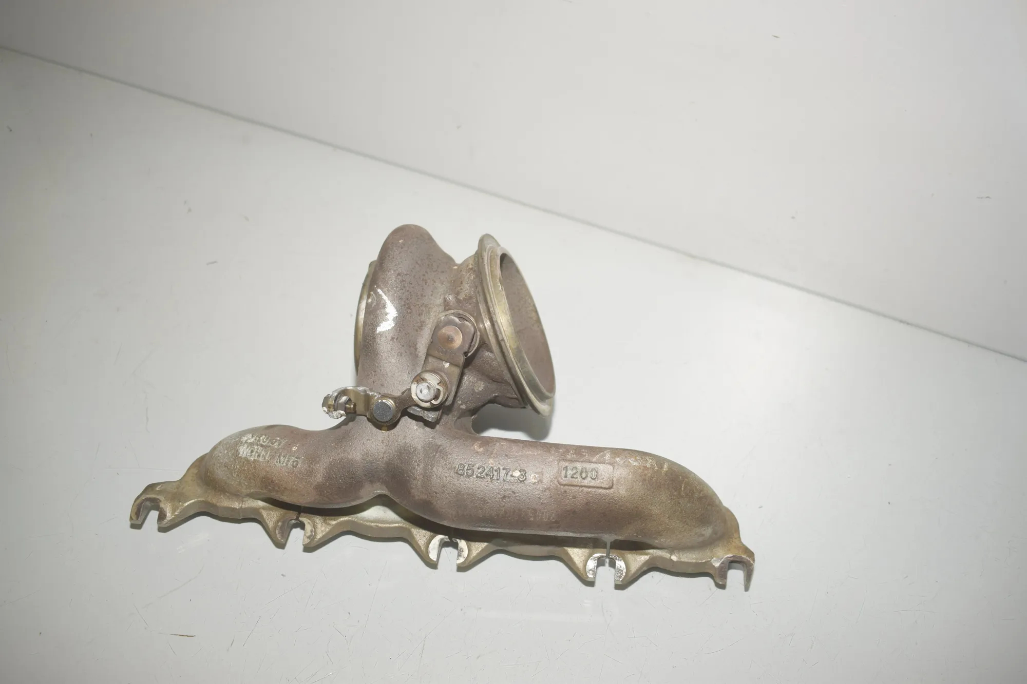 Exhaust Manifold – OEM 8524173 · BMW X1 (F48) xDrive 25 i 2020 – 4