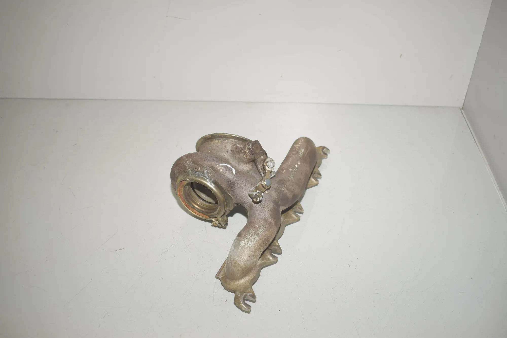 Exhaust Manifold – OEM 8524173 · BMW X1 (F48) xDrive 25 i 2020 – 2