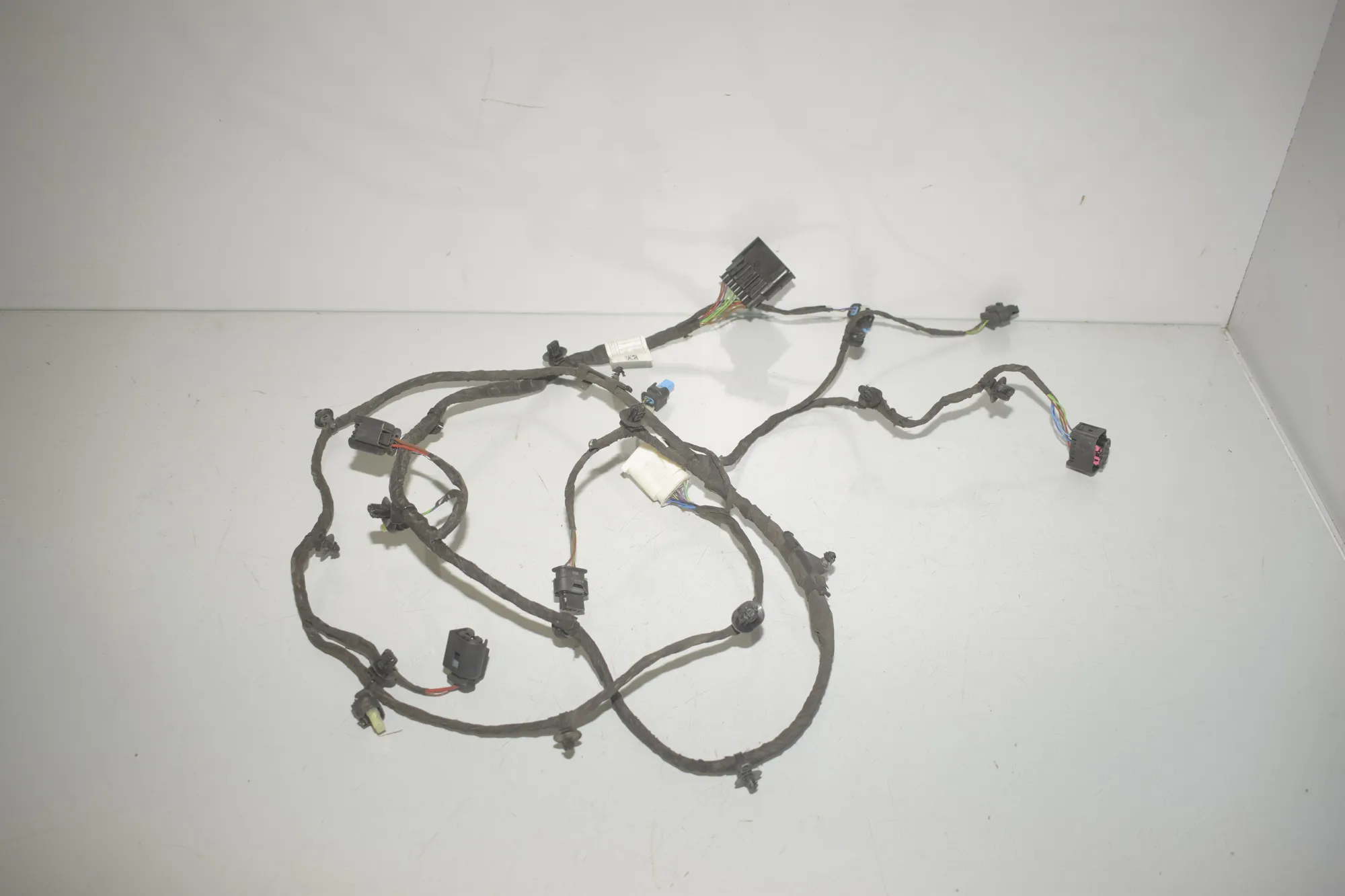 Front Parking Sensor Wiring Loom – OEM 62214261 · BMW X5 (G05) BMW X5 (G05) xDrive 25d 2021