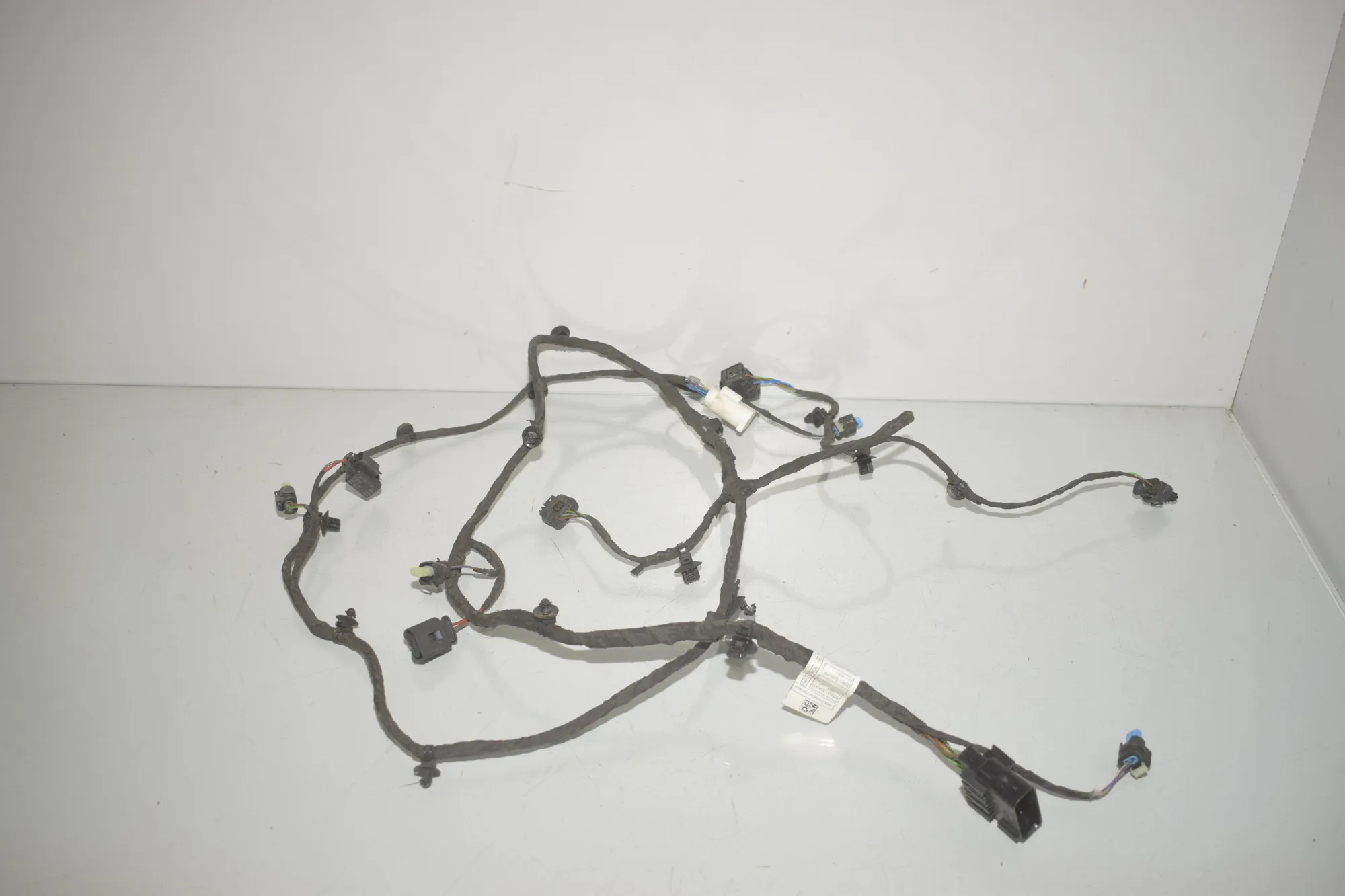 Front Parking Sensor Wiring Loom – OEM 62214261 · BMW X5 (G05) BMW X5 (G05) xDrive 25d 2021 – 2