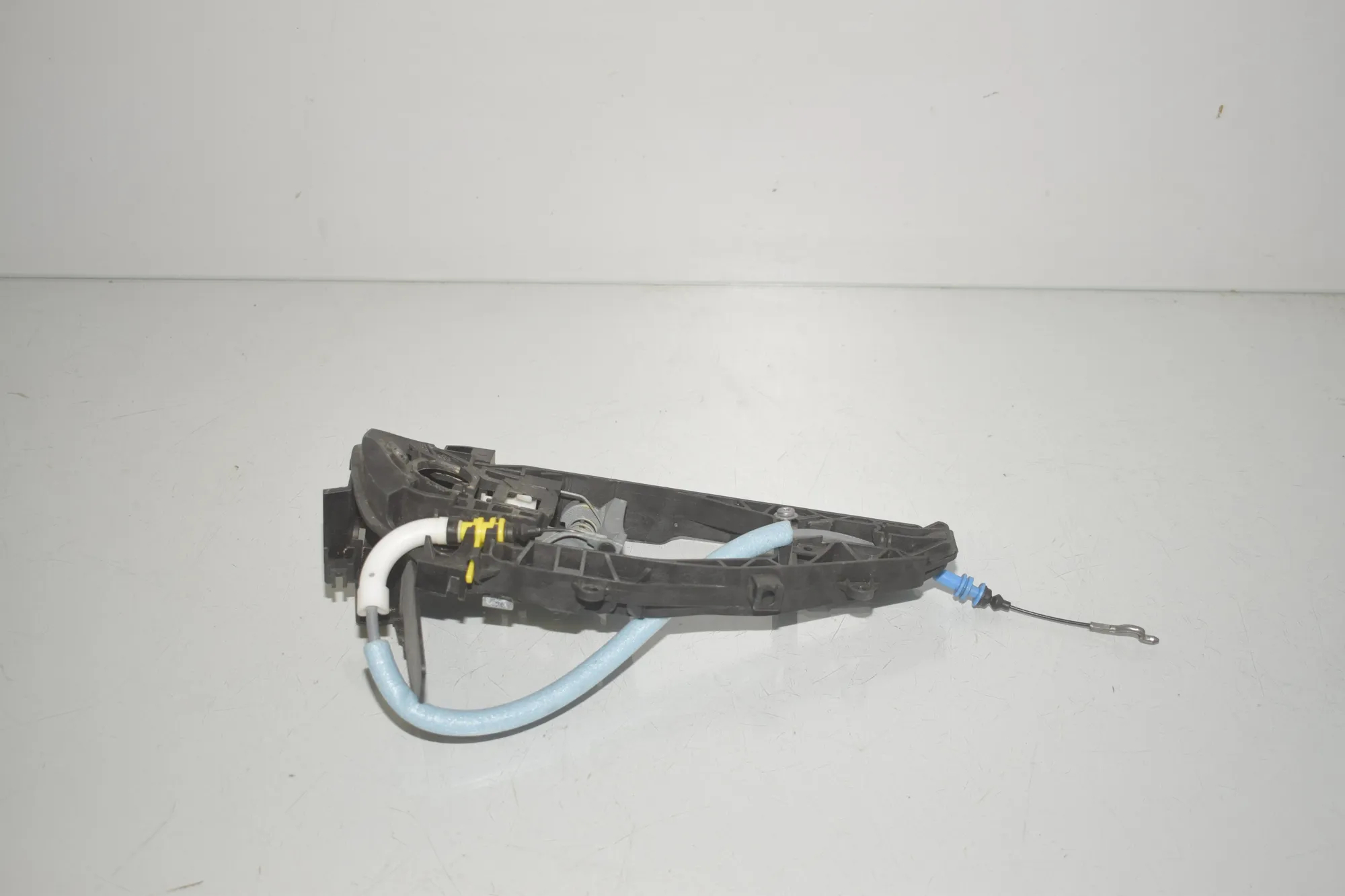 Front Right Door Interior Handle Frame – OEM 7444681 · BMW X5 (G05) BMW X5 (G05) xDrive 25d 2022 – 2