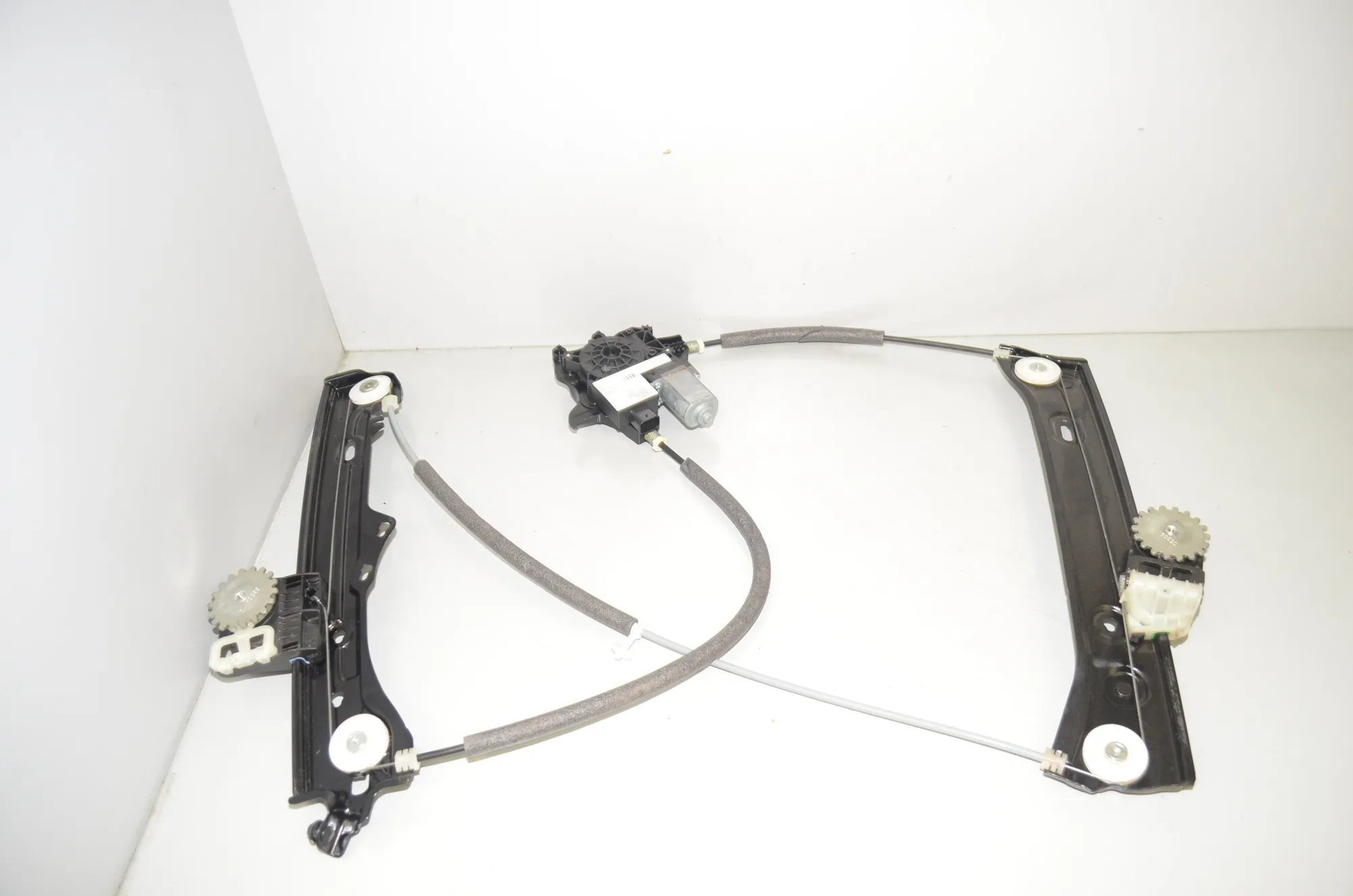 Front Right Door Window Regulator – OEM 9854492 · BMW 4 Coupe (G22, G82) BMW 4 Coupe (G22, G82) 420 d Mild-Hybrid 2022 – 2