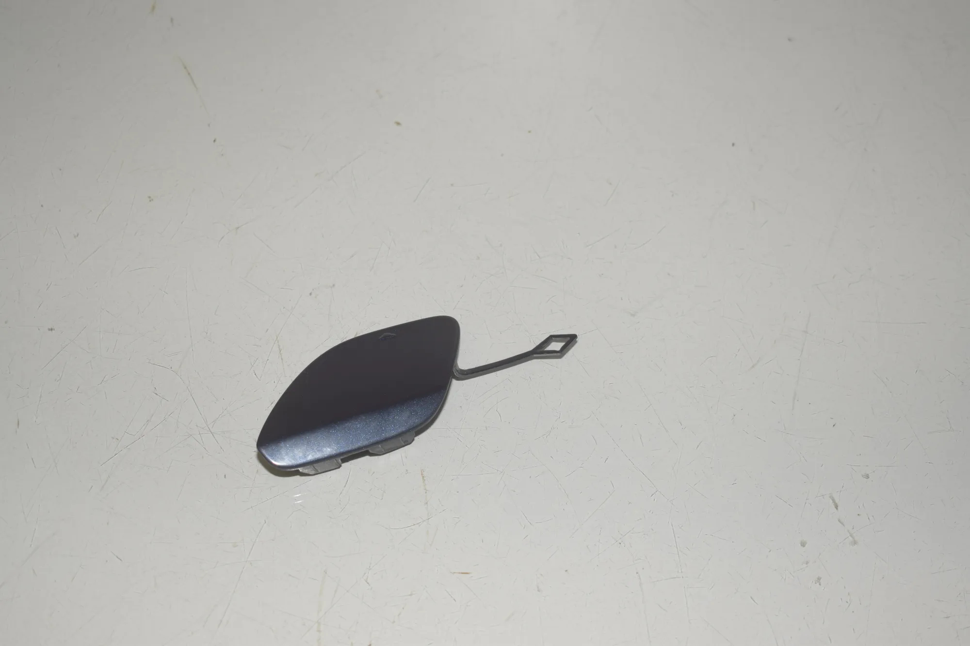 Front Bumper Tow Eye Cover – OEM 7462341 · BMW i3 (I01) BMW i3 (I01) Hybrid 2019