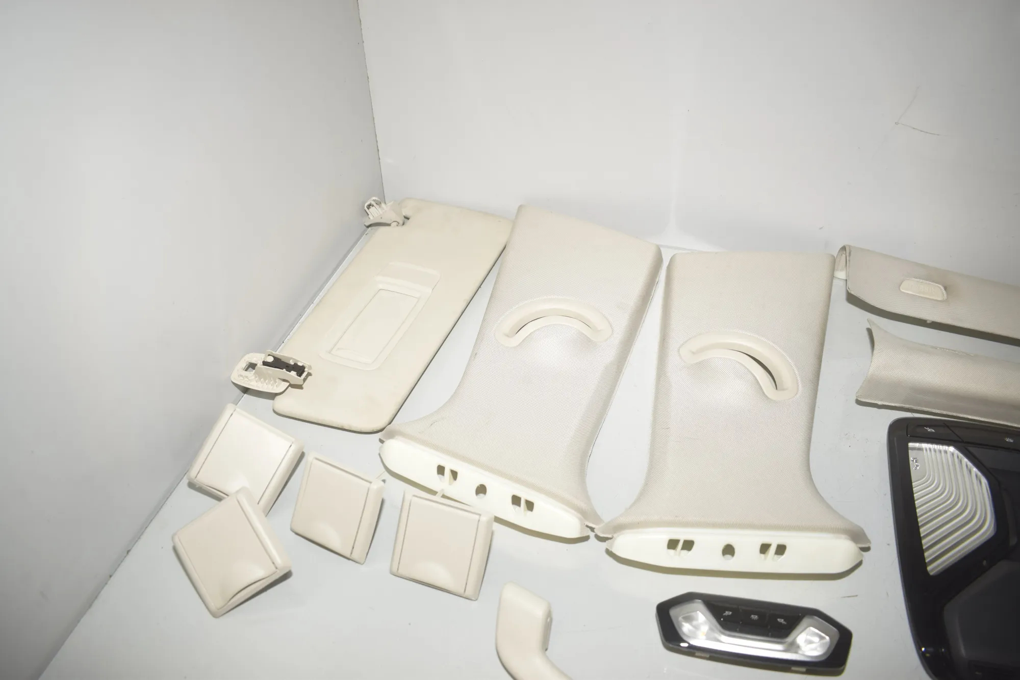 Interior Side Pillars Trim Kit – OEM 1190419 · BMW 3 Touring (G21) (2019 - -) 320 d 2020 – 3