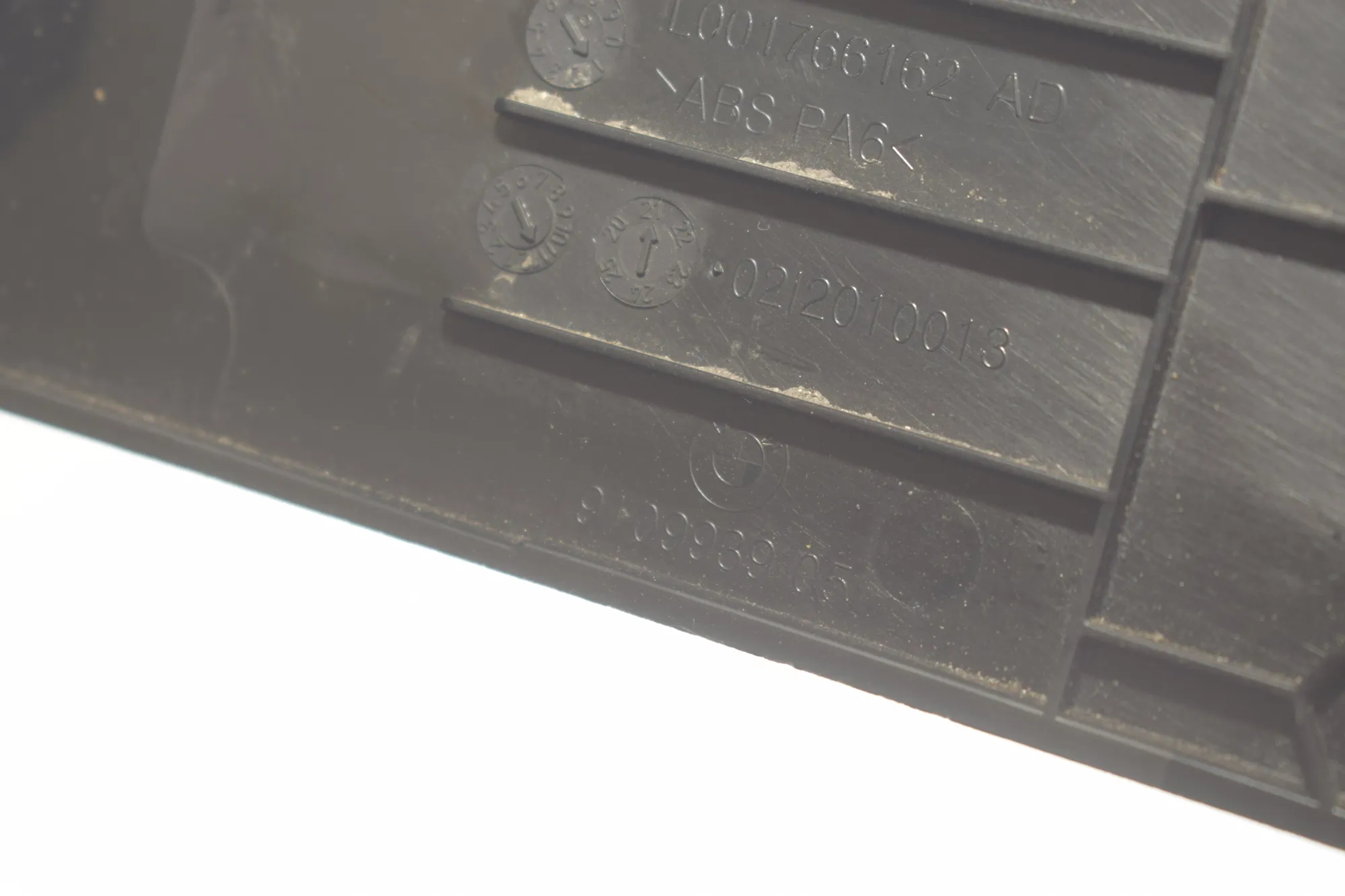 Other Seat Parts – OEM 9109939 · BMW iX (I20) (2021 - -) xDrive 40 2021 – 5