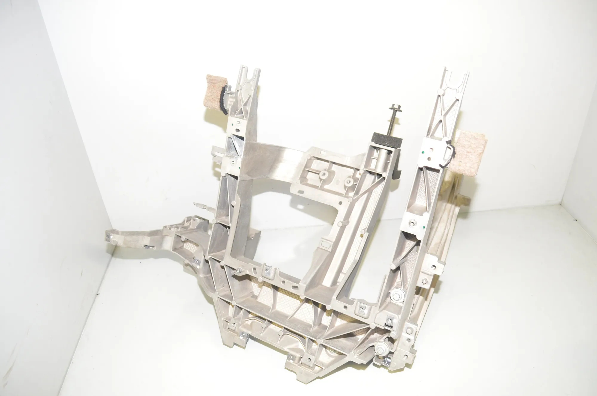 Dashboard Frame – OEM 9460568 · BMW iX (I20) (2021 - -) xDrive 40 2021 – 3
