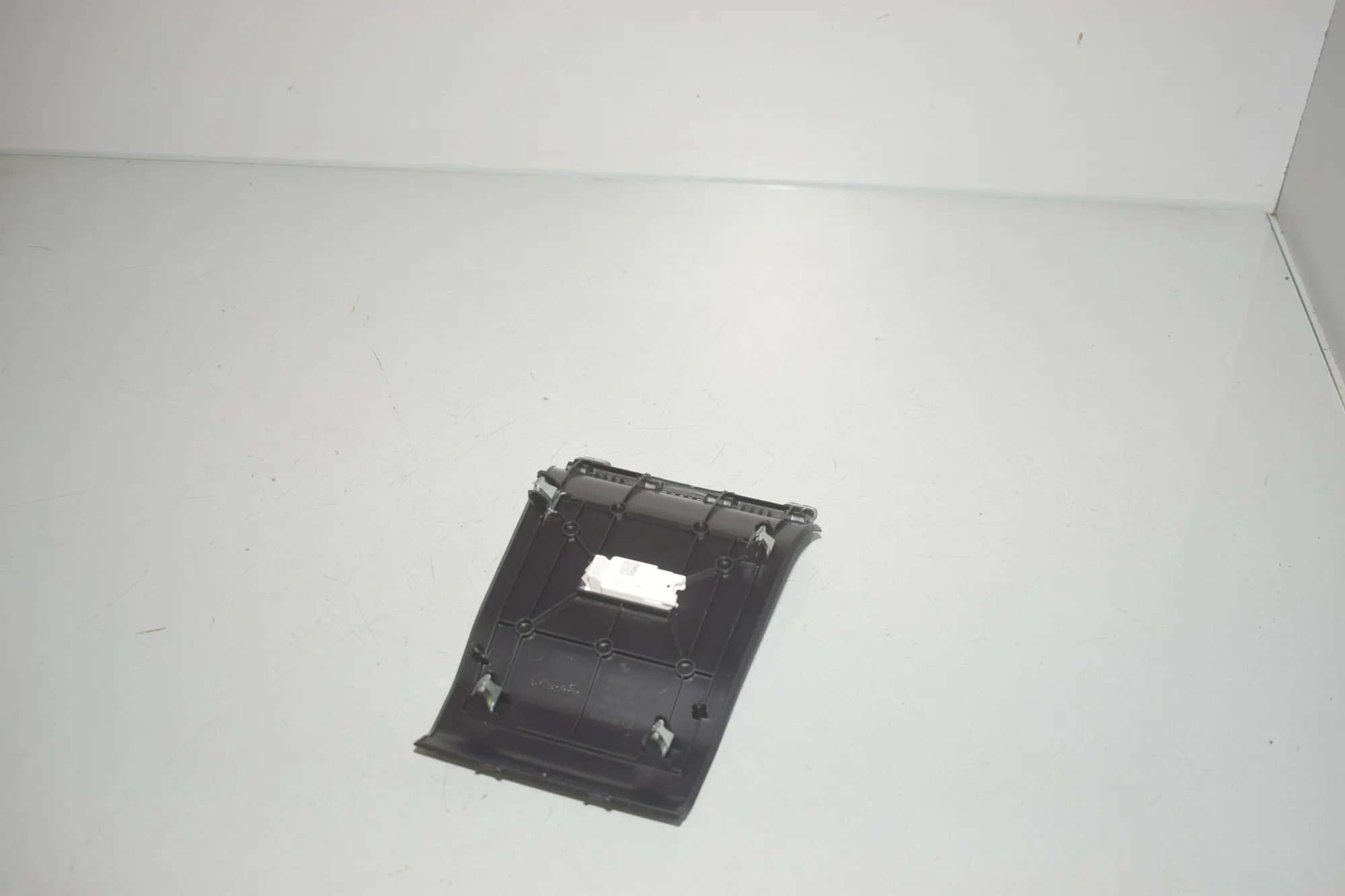 Other Interior Parts – OEM 9490593 · BMW iX (I20) (2021 - -) xDrive 40 2021 – 2
