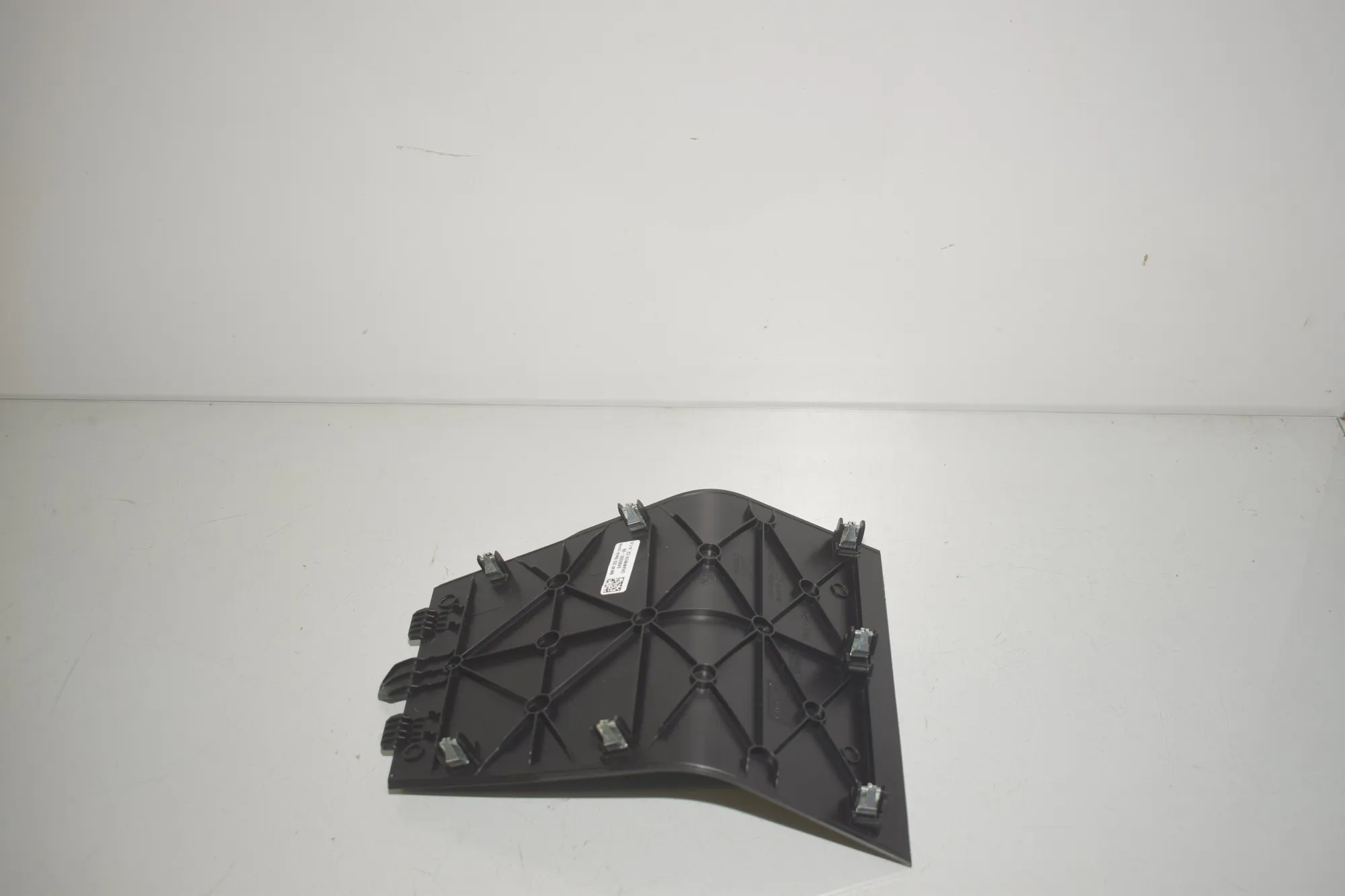 Center Console Trim – OEM 9490592 · BMW iX (I20) (2021 - -) xDrive 40 2021 – 2