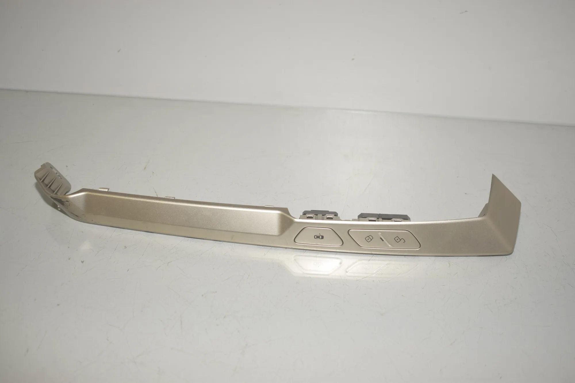 Other Trim Parts – OEM 9490012 · BMW iX (I20) (2021 - -) xDrive 40 2021 – 2
