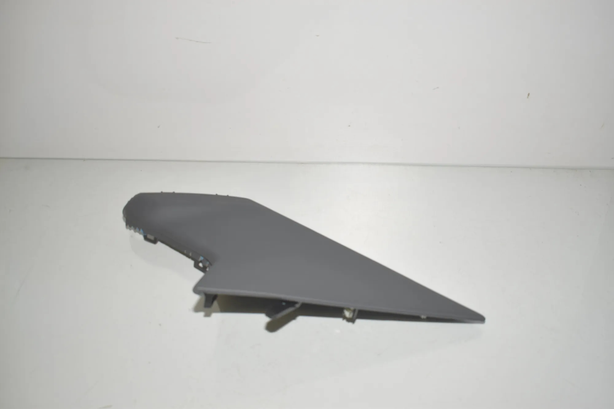 Center Console Trim – OEM 9490618 · BMW iX (I20) (2021 - -) xDrive 40 2021