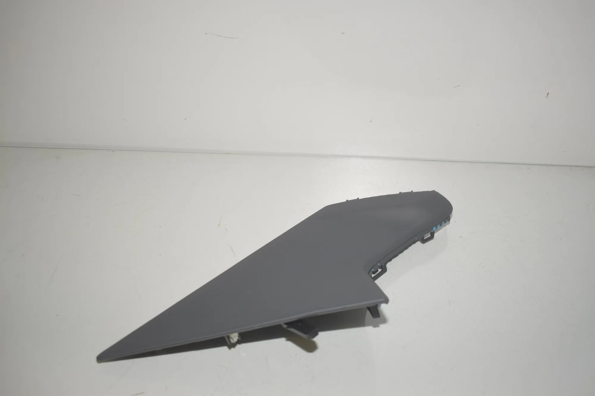 Center Console Trim – OEM 9490617 · BMW iX (I20) (2021 - -) xDrive 40 2021