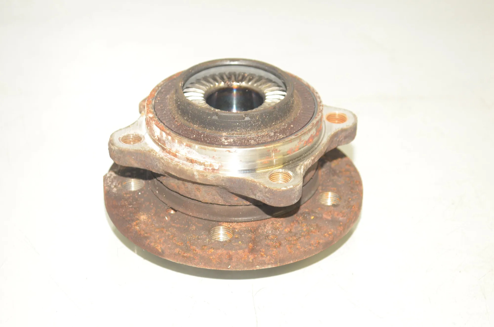 Front Left Wheel Bearing – OEM 8845775 · BMW X1 (F48) xDrive 25 i 2020 – 4