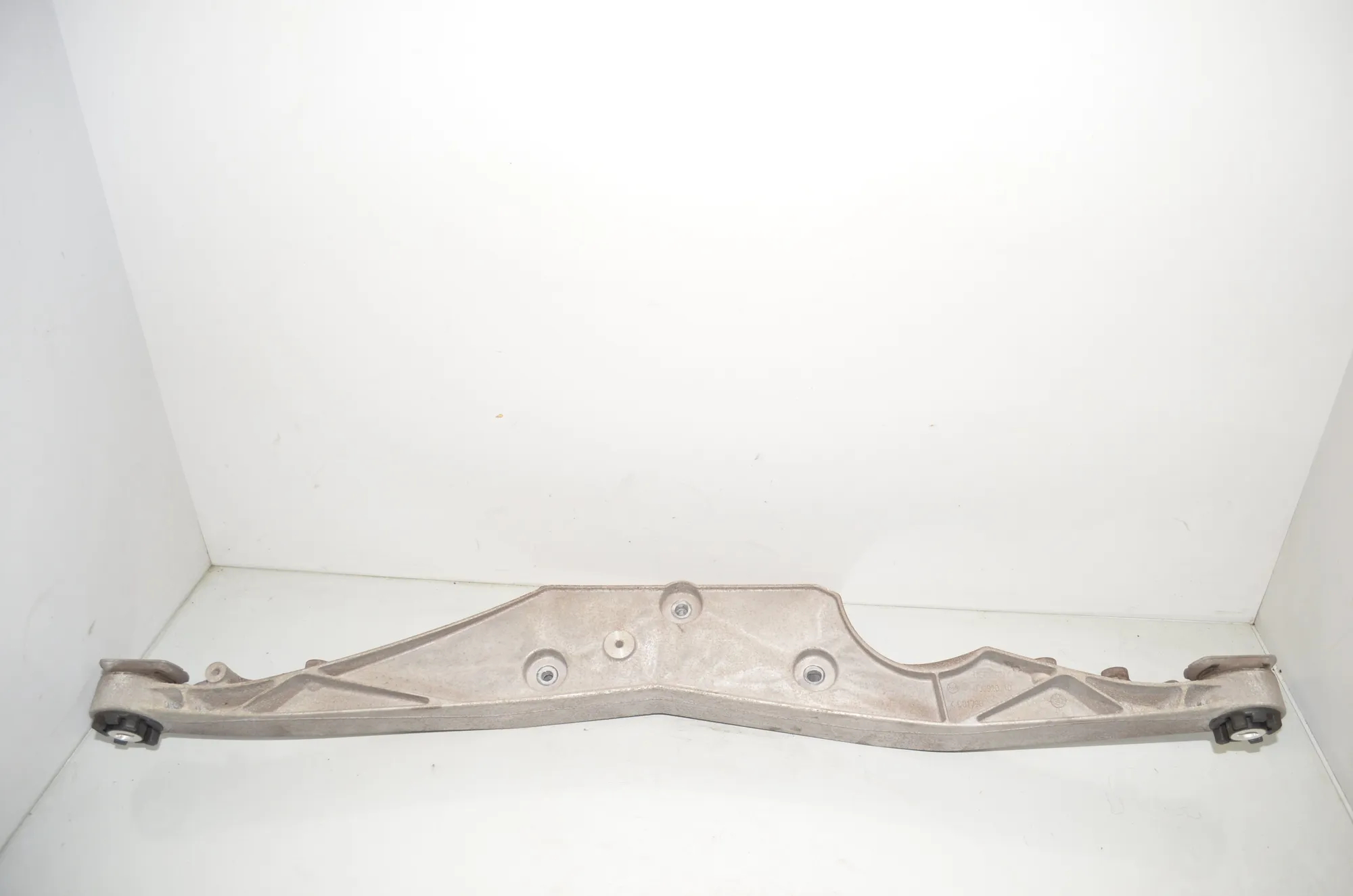 Rear Differential Bracket – OEM 6858474 · BMW X1 (F48) xDrive 25 i 2020