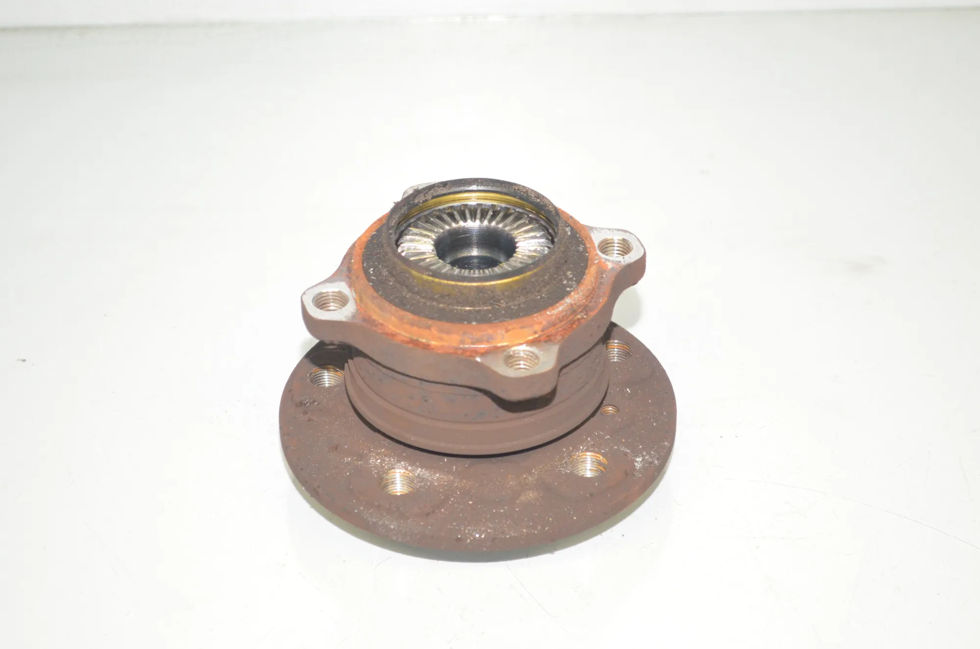Rear Left Wheel Bearing – OEM 6851589 · BMW X1 (F48) xDrive 25 i 2020 – 4