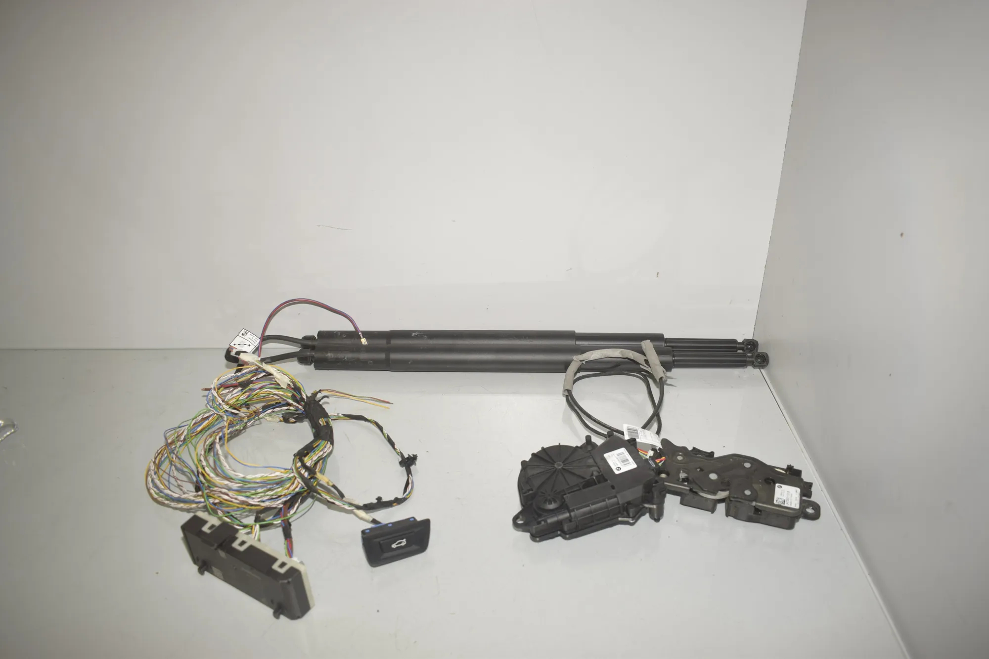Electric Tailgate Opening Kit – OEM 7430626 · BMW 3 Touring (G21) (2019 - -) 320 d 2020 – 2