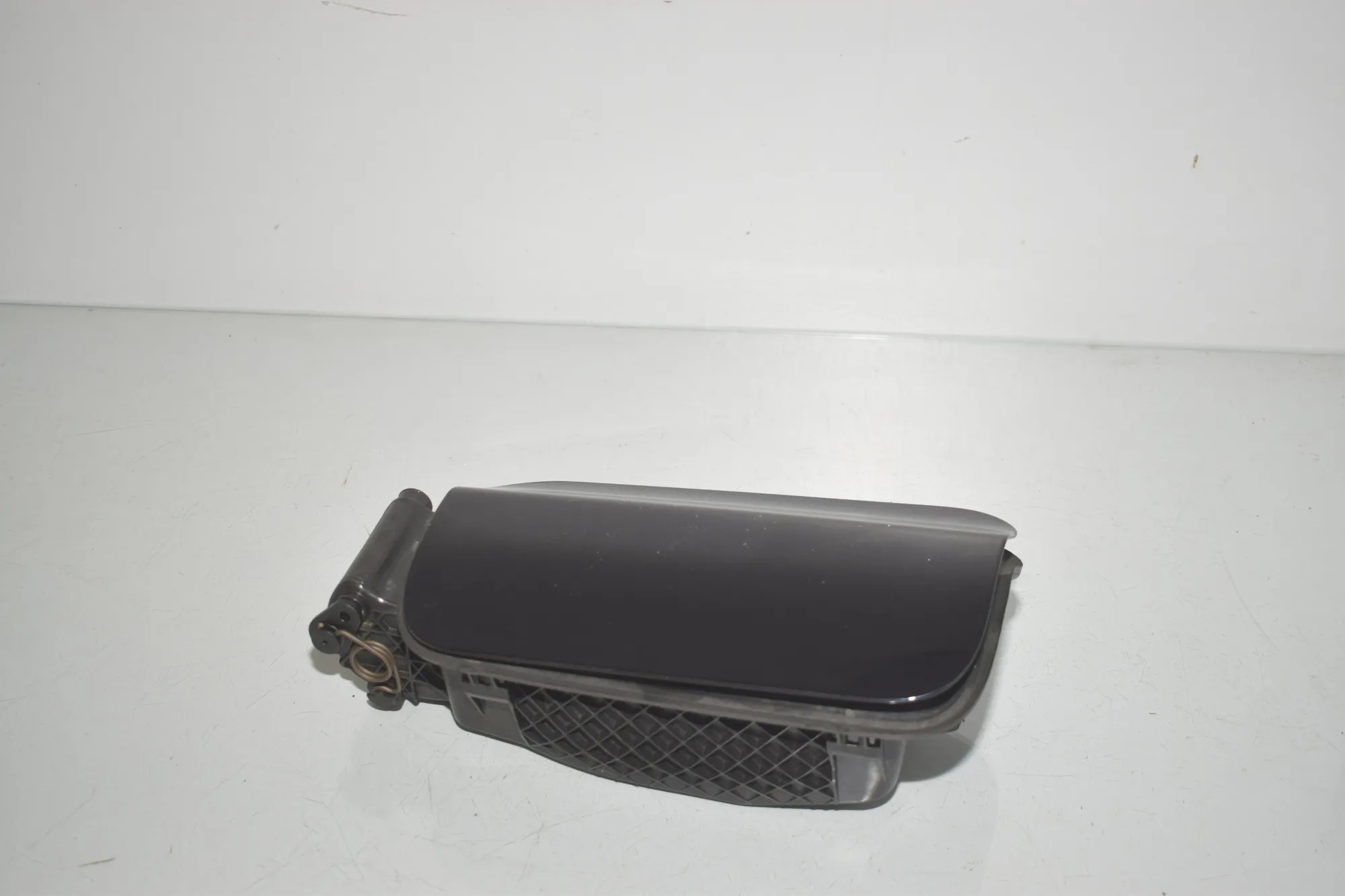 Fuel Tank Flap Cap – OEM 7217767 · BMW 5 Touring (F11) 530 d 2011 – 2