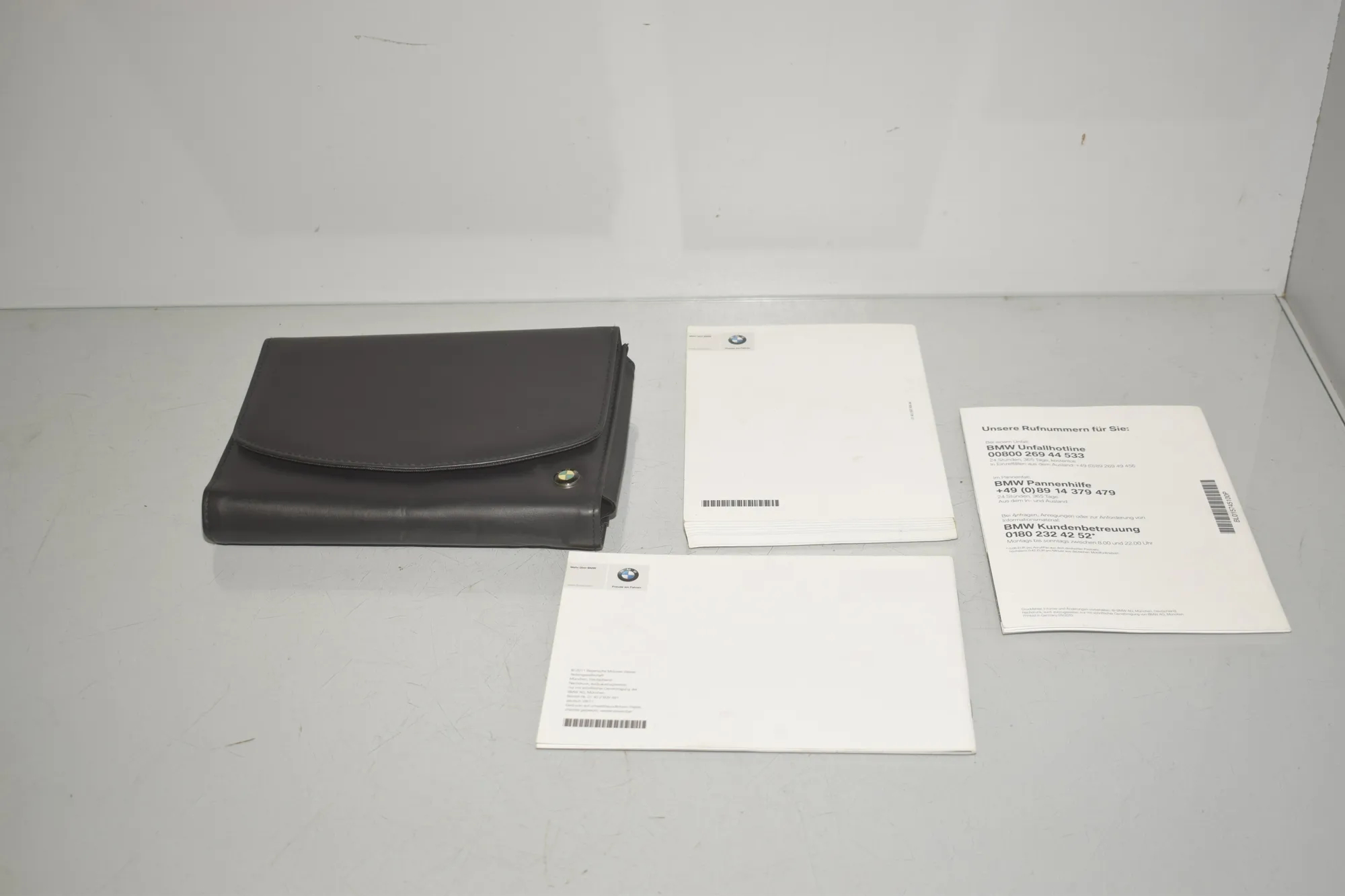 Manual Service Book – OEM 2609481 · BMW 5 Touring (F11) 530 d 2011 – 5