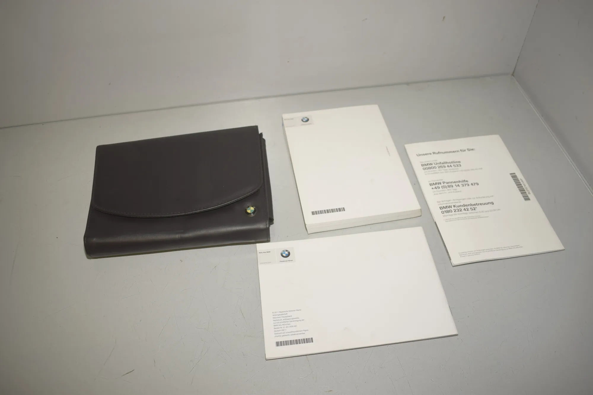 Manual Service Book – OEM 2609481 · BMW 5 Touring (F11) 530 d 2011 – 6