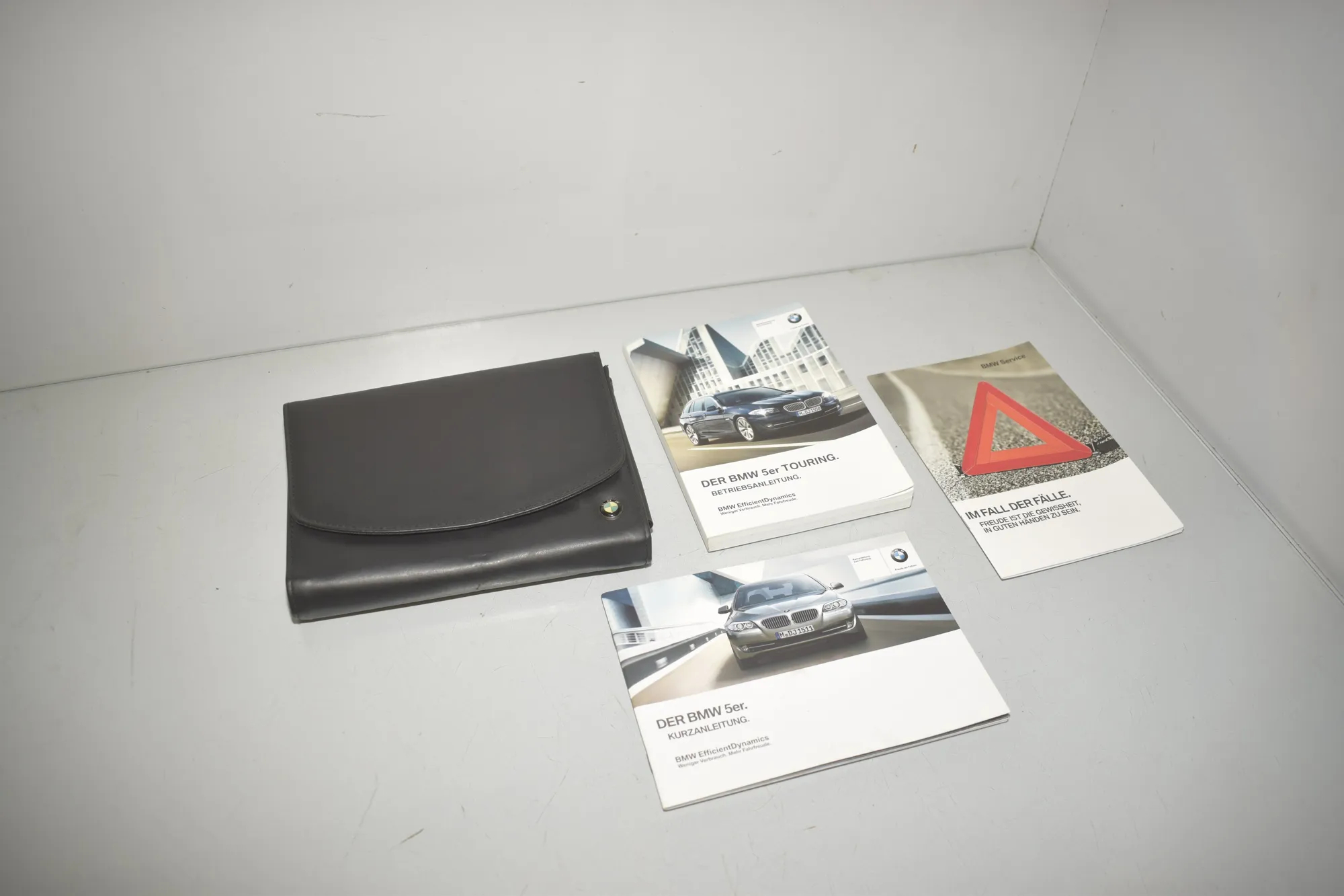 Manual Service Book – OEM 2609481 · BMW 5 Touring (F11) 530 d 2011