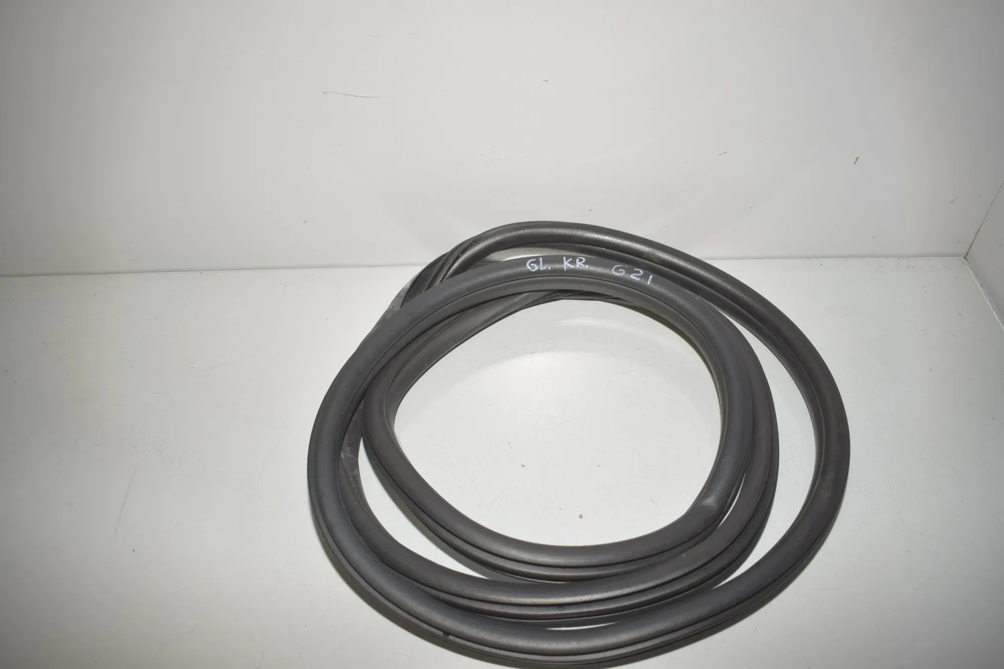 Rear Left Door Seal Rubber – OEM 9466618 · BMW 3 Touring (G21) (2019 - -) 320 d 2020 – 2