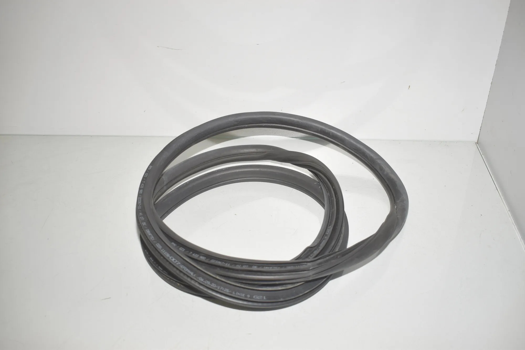 Rear Left Door Seal Rubber – OEM 9466618 · BMW 3 Touring (G21) (2019 - -) 320 d 2020 – 3