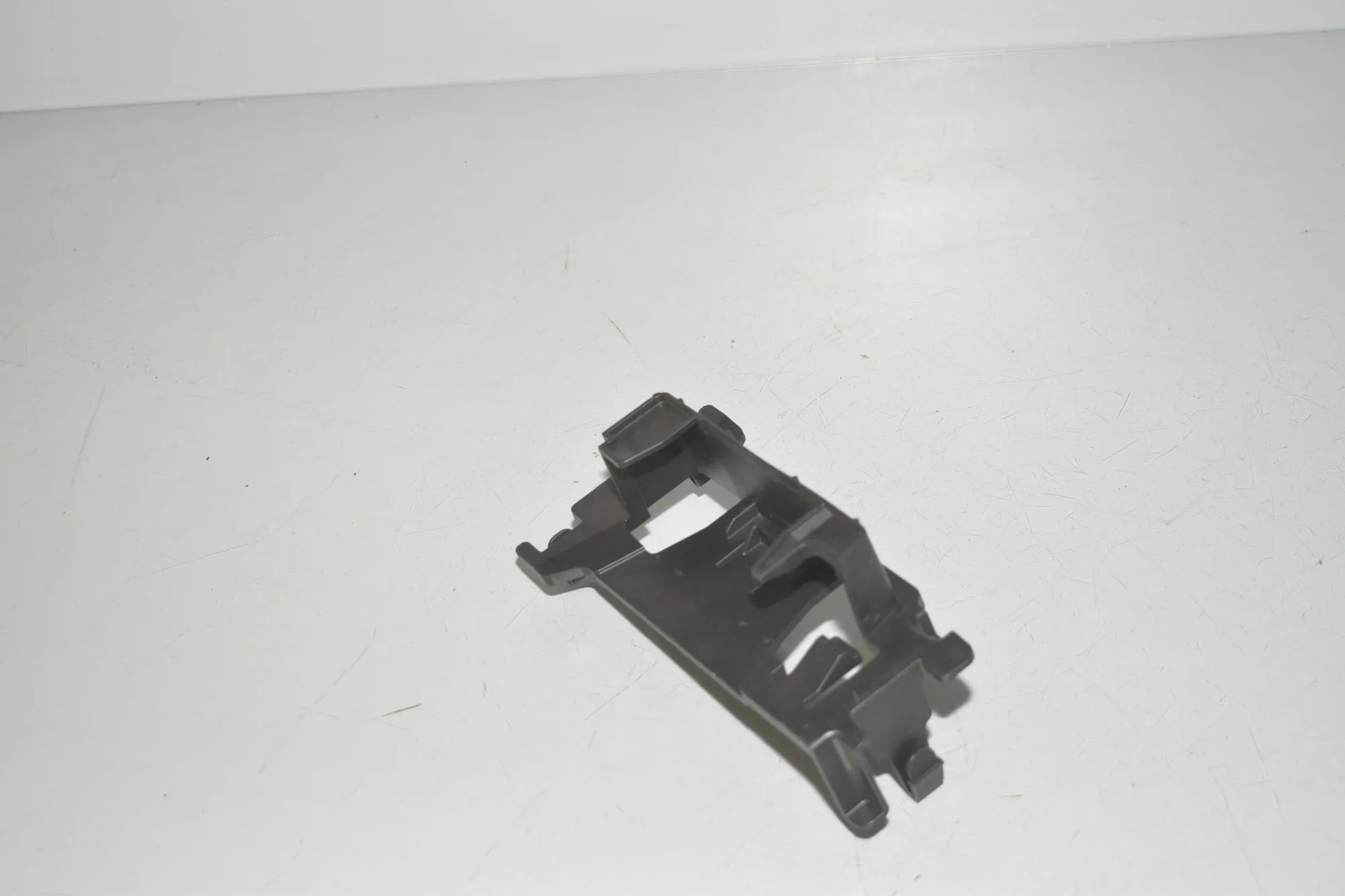Bracket – OEM 9826661 · BMW iX (I20) (2021 - -) xDrive 40 2021 – 3