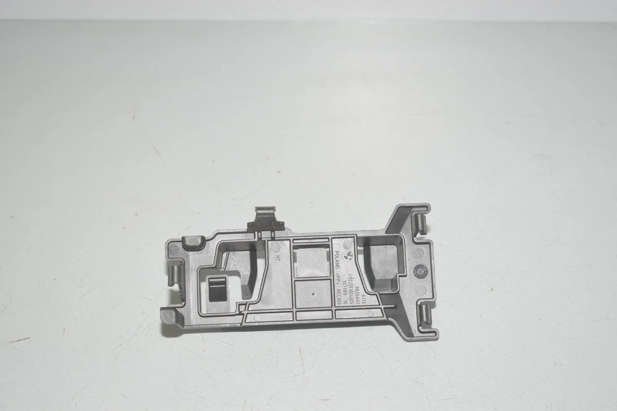 Bracket – OEM 9826661 · BMW iX (I20) (2021 - -) xDrive 40 2021 – 2