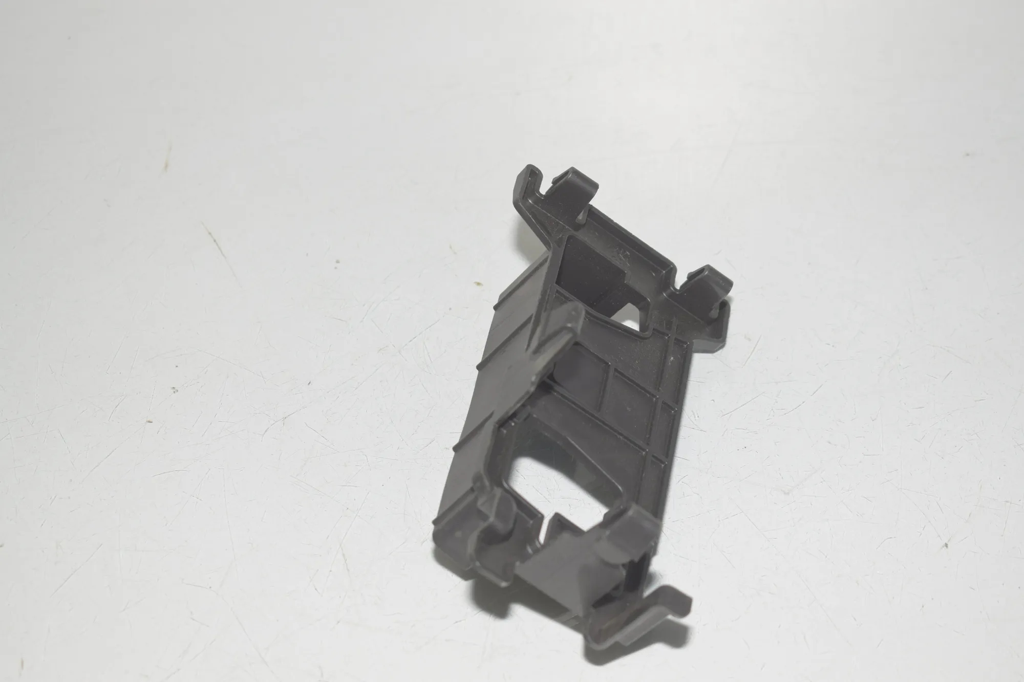 Bracket – OEM 9826661 · BMW iX (I20) (2021 - -) xDrive 40 2021