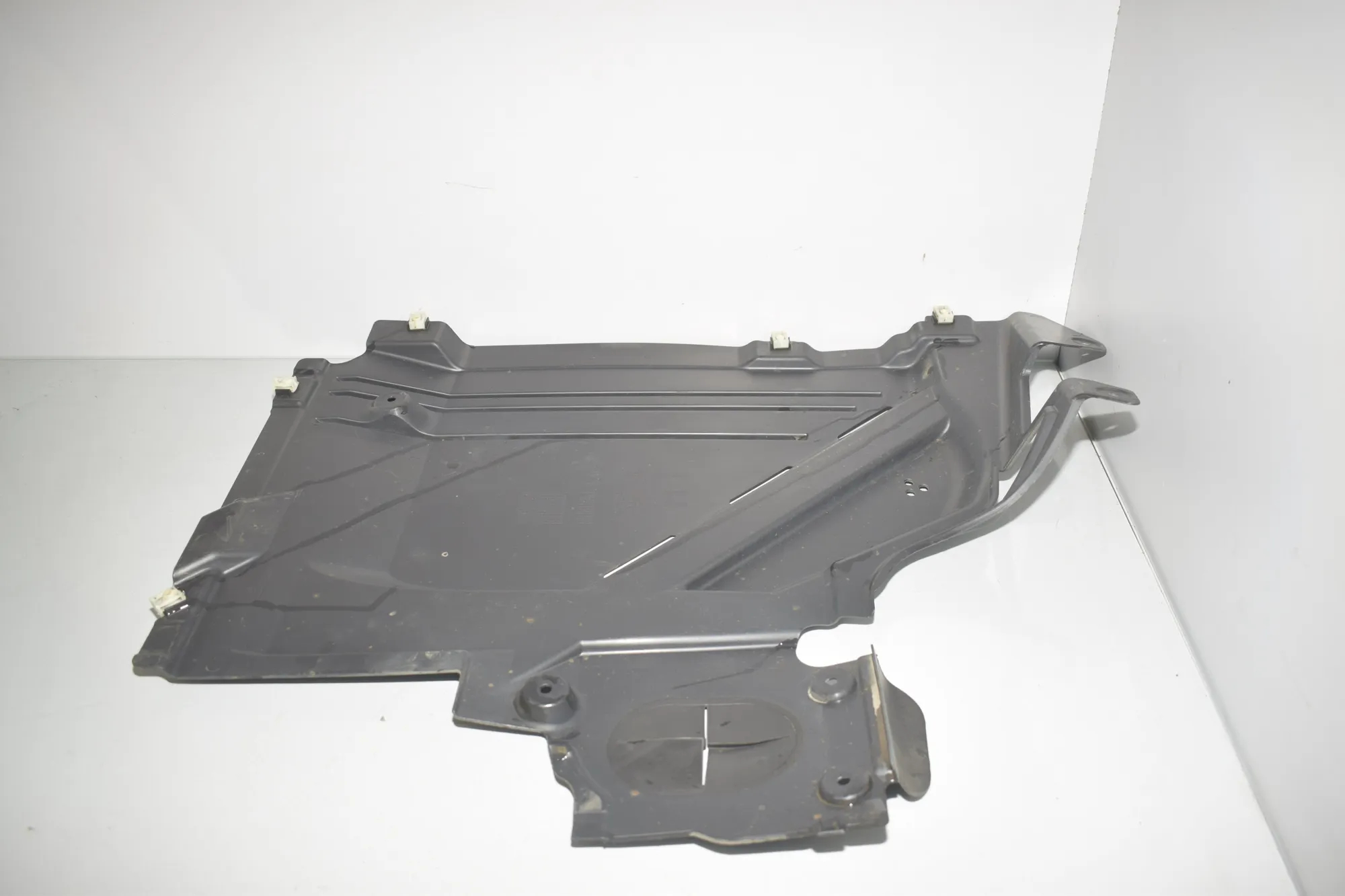 Rear Left Underbody Cover – OEM 7290811 · BMW 2 Active Tourer (F45) 220 d xDrive 2014