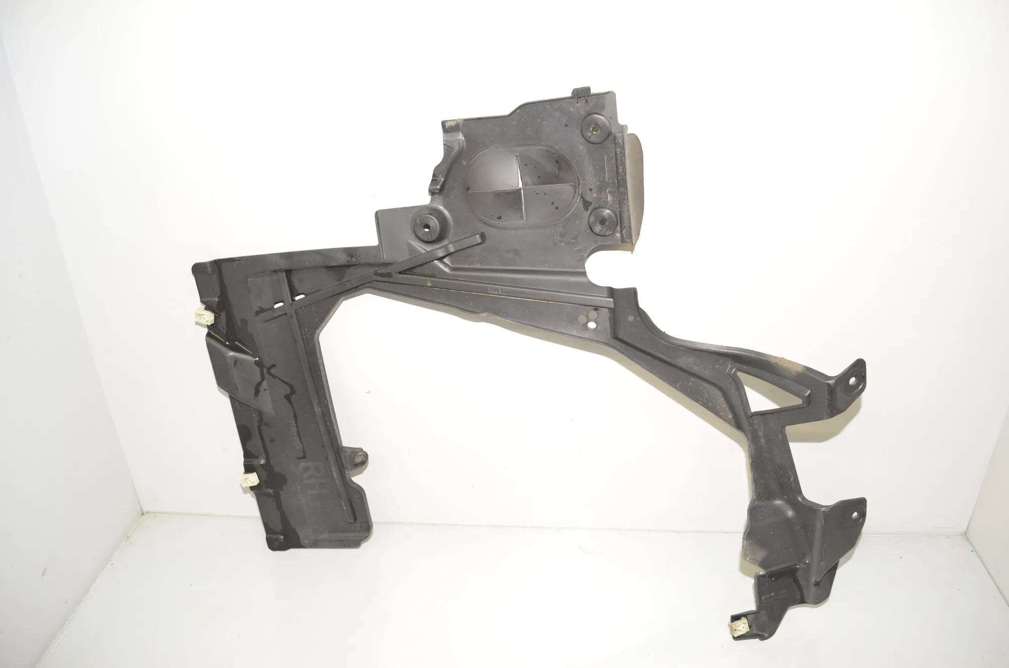 Rear Right Underbody Cover – OEM 7290812 · BMW 2 Active Tourer (F45) 220 d xDrive 2014