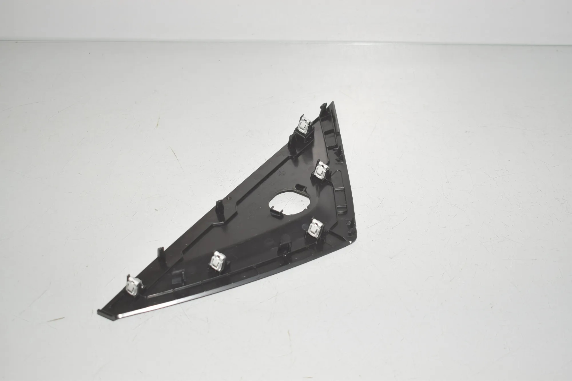 Dashboard Side Trim – OEM 9490700 · BMW iX (I20) (2021 - -) xDrive 40 2021 – 2