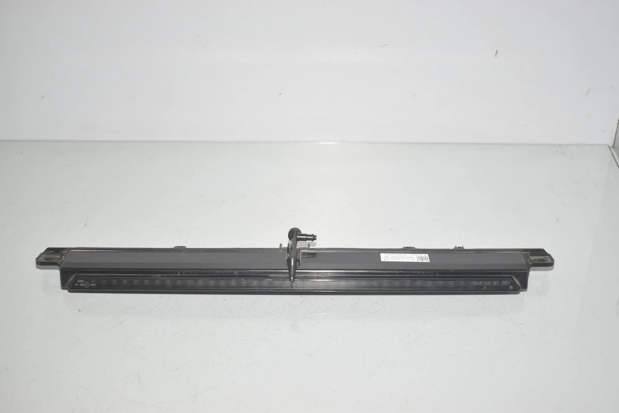 Rear Third Brake Stop Light – OEM 7953889 · BMW iX (I20) (2021 - -) xDrive 40 2021