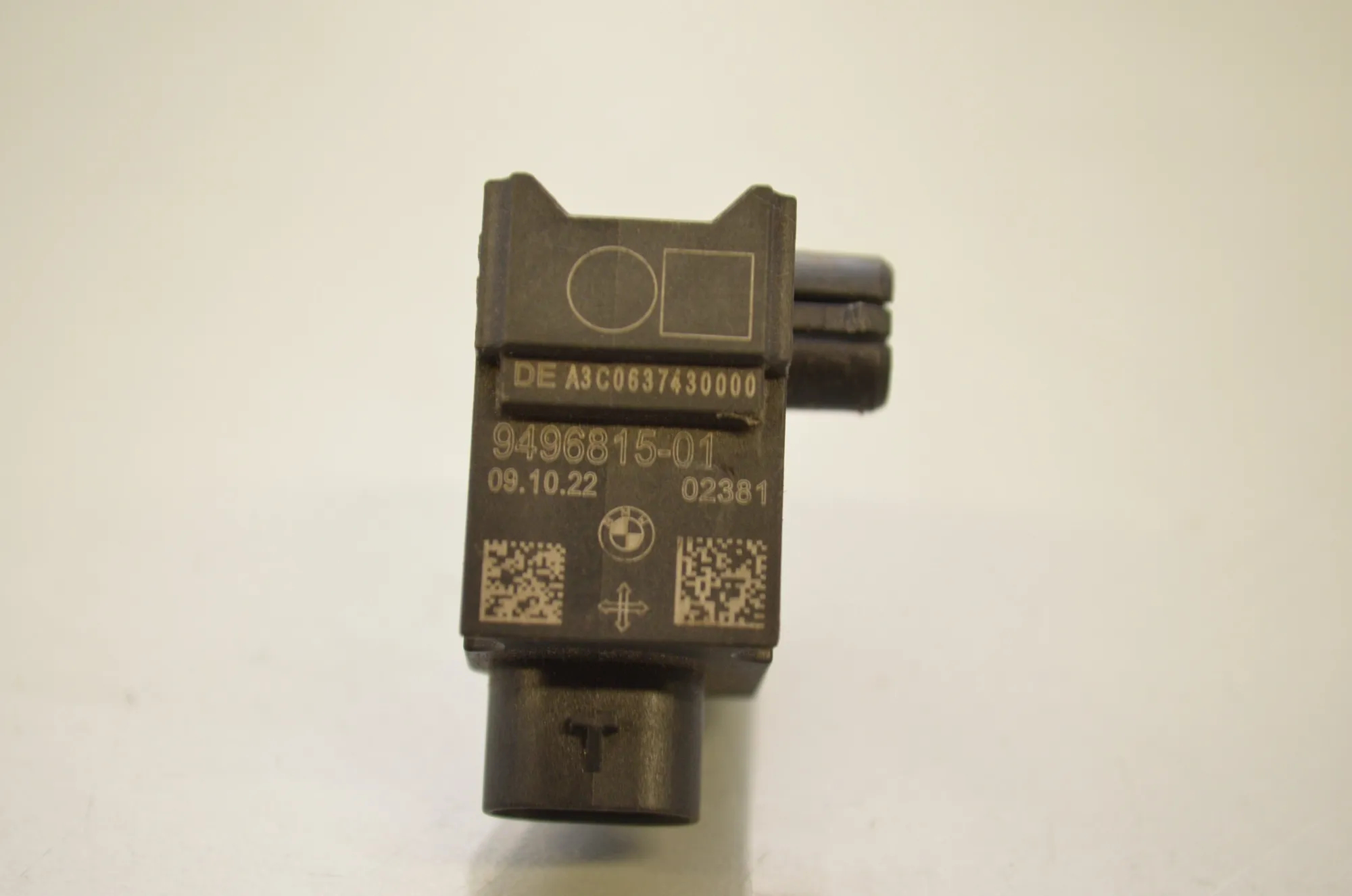 Front Right Impact Sensor – OEM 9496815 · BMW iX (I20) (2021 - -) xDrive 40 2021 – 5