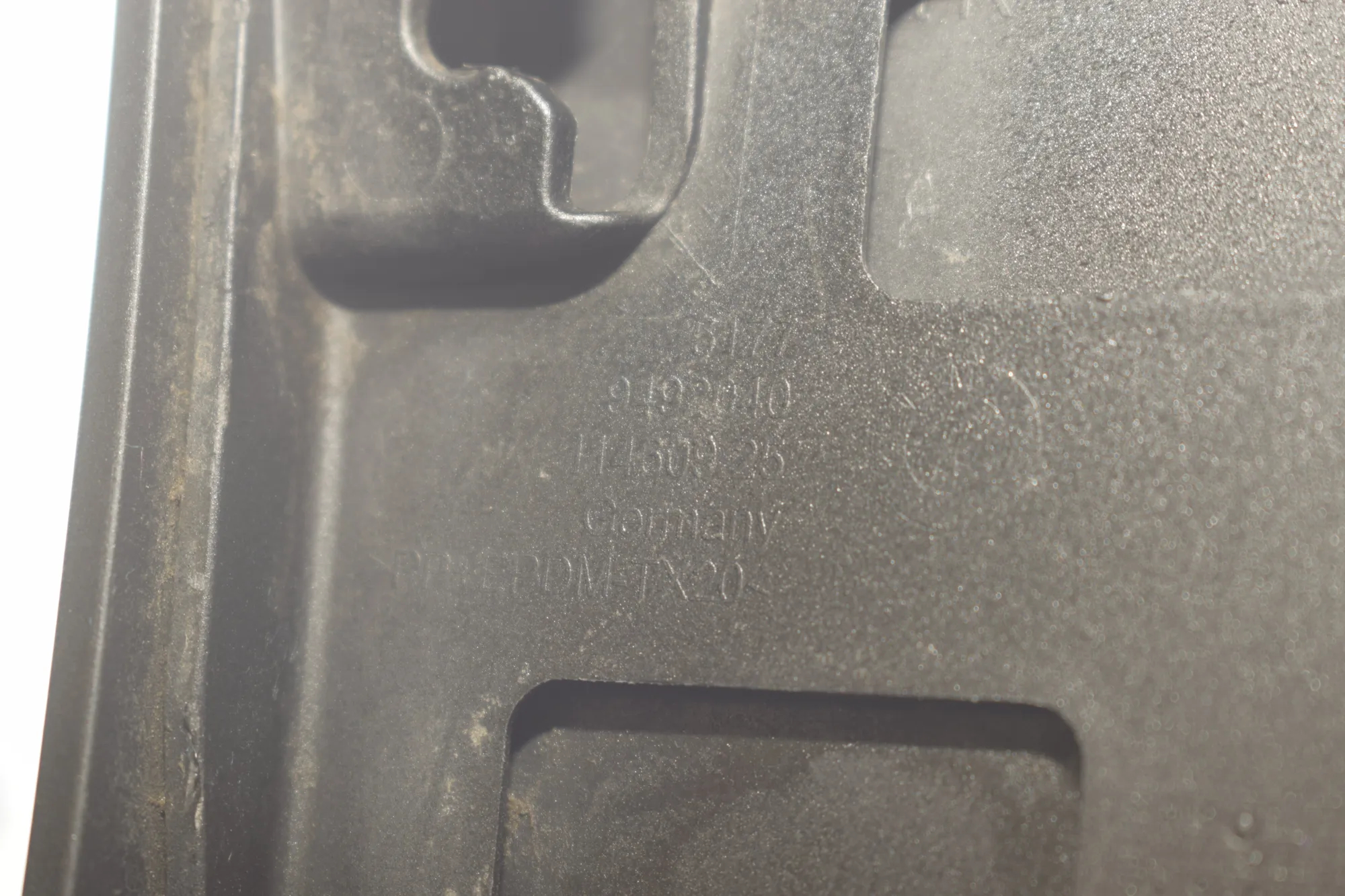 Other Trim Parts – OEM 9493040 · BMW iX (I20) (2021 - -) xDrive 40 2021 – 4