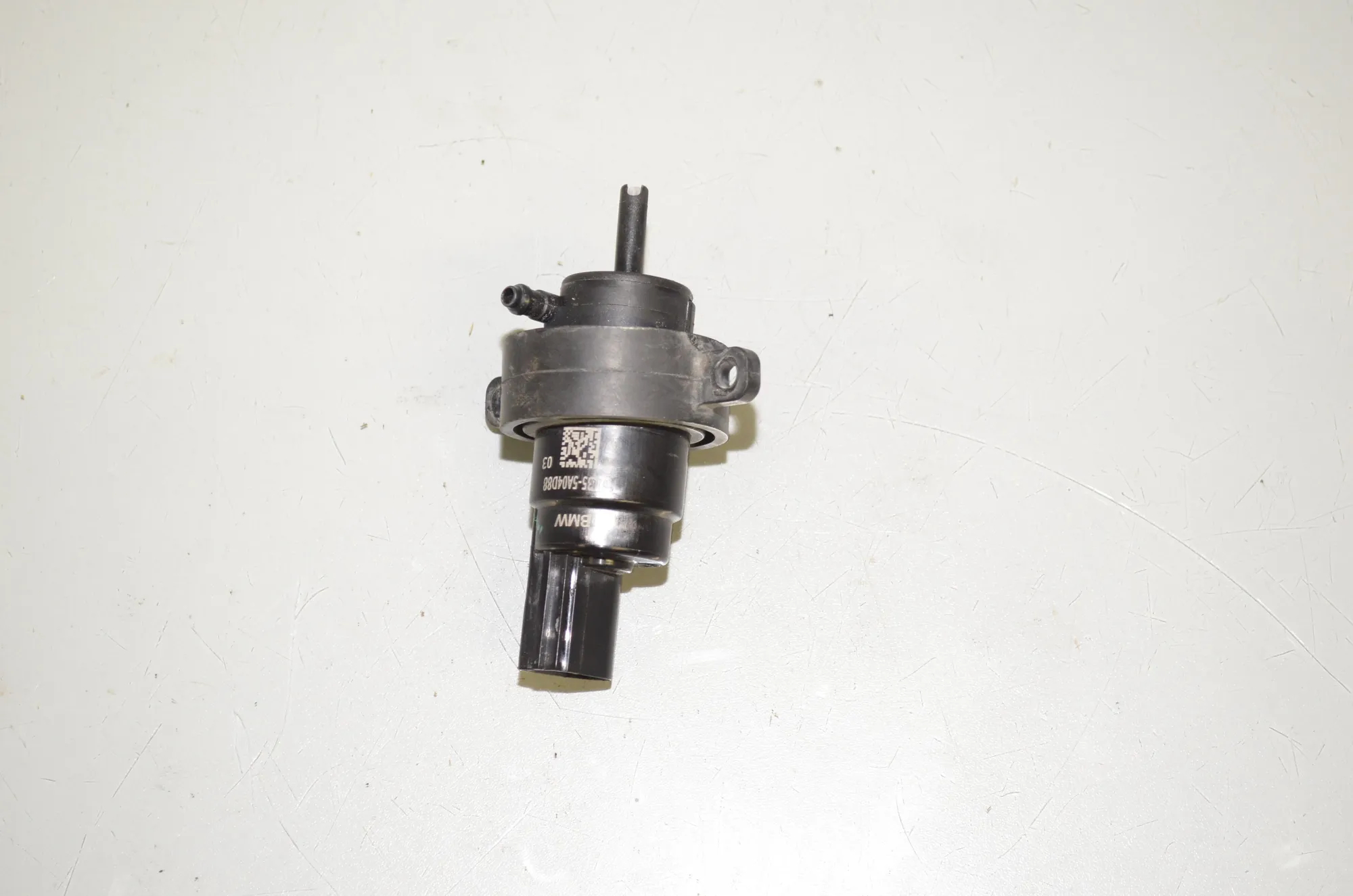 Washer Tank Motor – OEM 5A04D88 · BMW iX (I20) (2021 - -) xDrive 40 2021 – 2