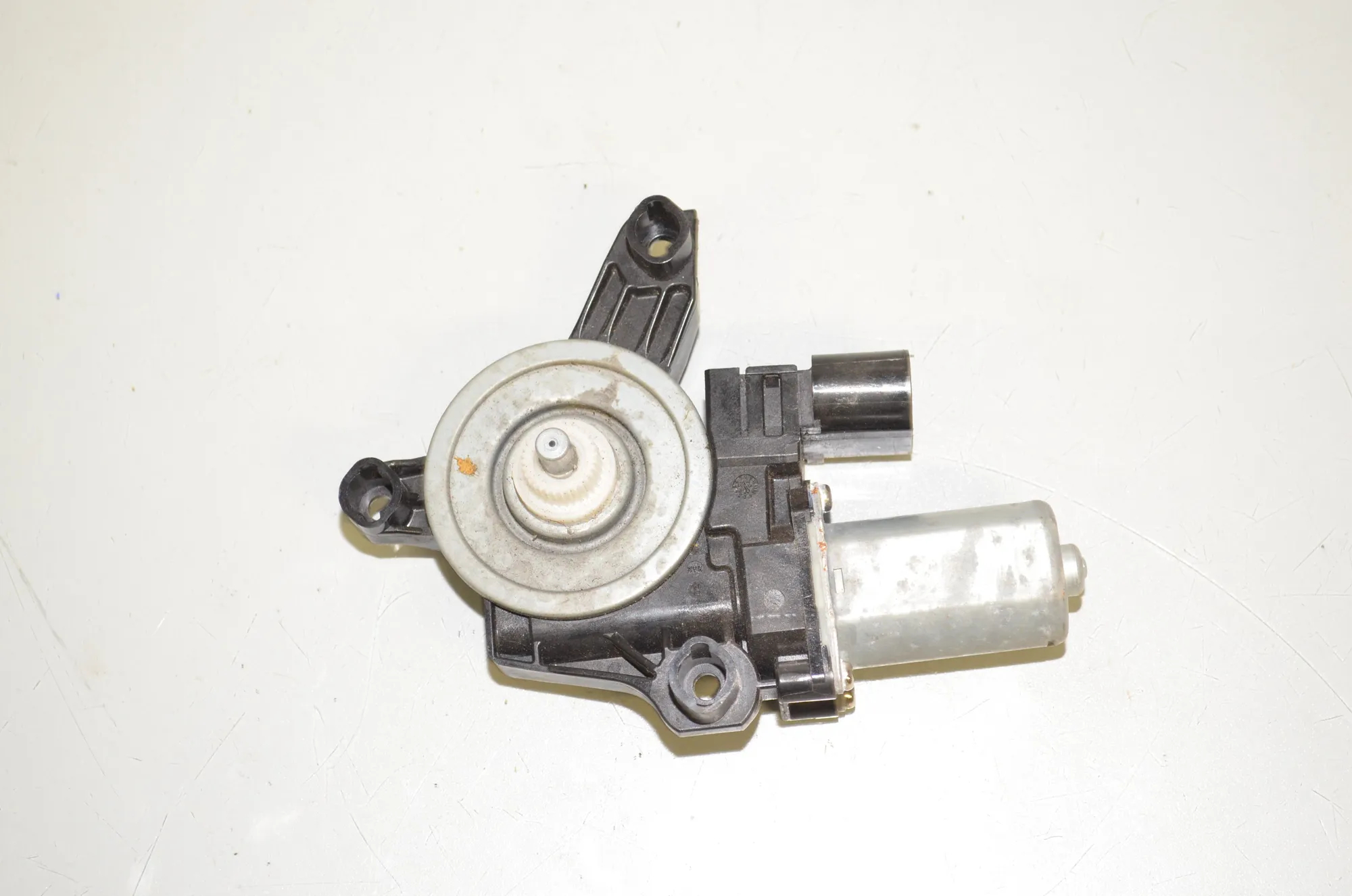 Front Left Door Window Regulator Motor – OEM 5A09AF5 · BMW iX (I20) (2021 - -) xDrive 40 2021 – 3