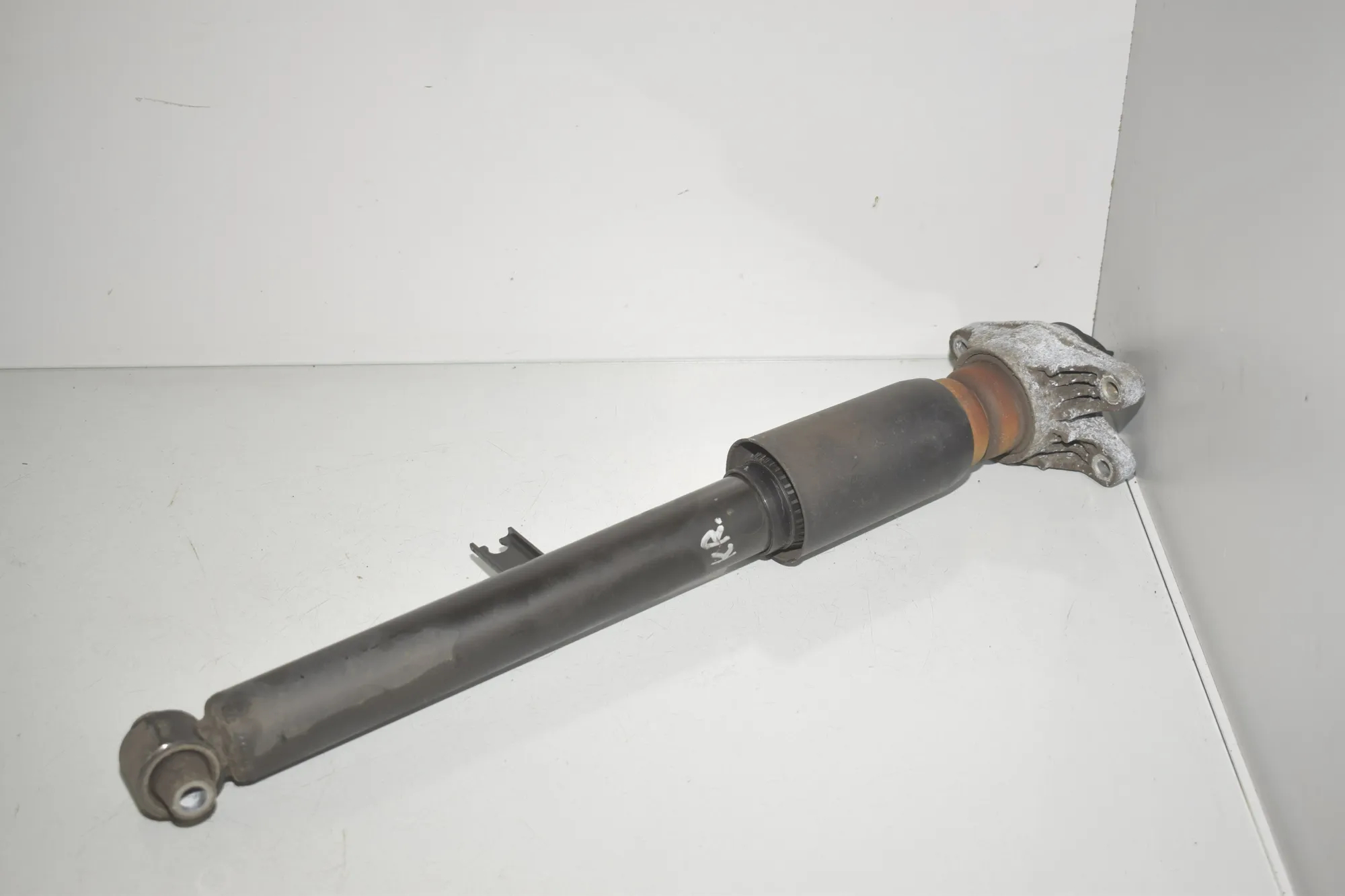 Rear Left Shock Absorber – OEM 7568793 · BMW 3 Touring (G21) (2019 - -) 320 d 2020 – 2