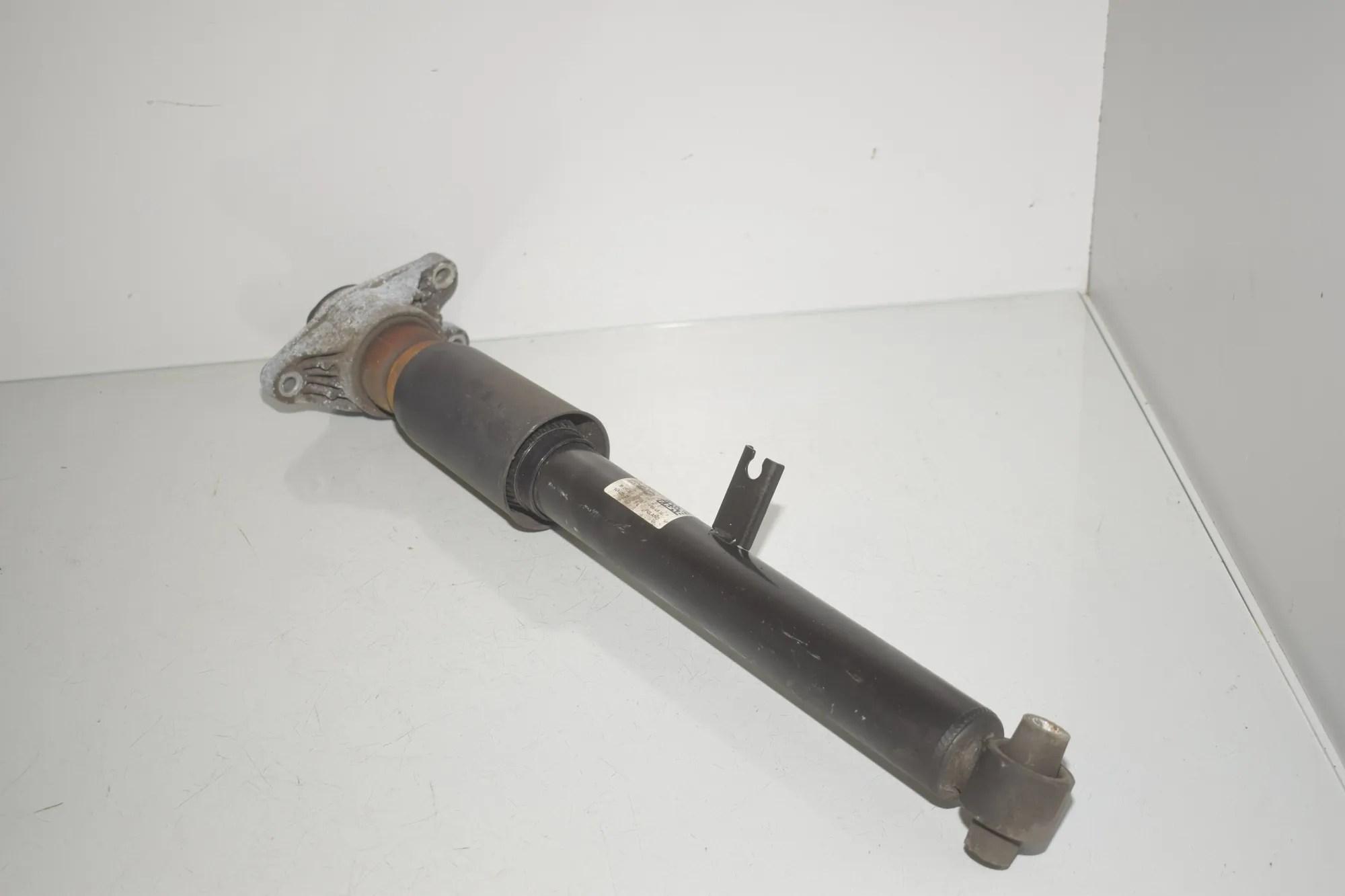 Rear Left Shock Absorber – OEM 7568793 · BMW 3 Touring (G21) (2019 - -) 320 d 2020 – 4