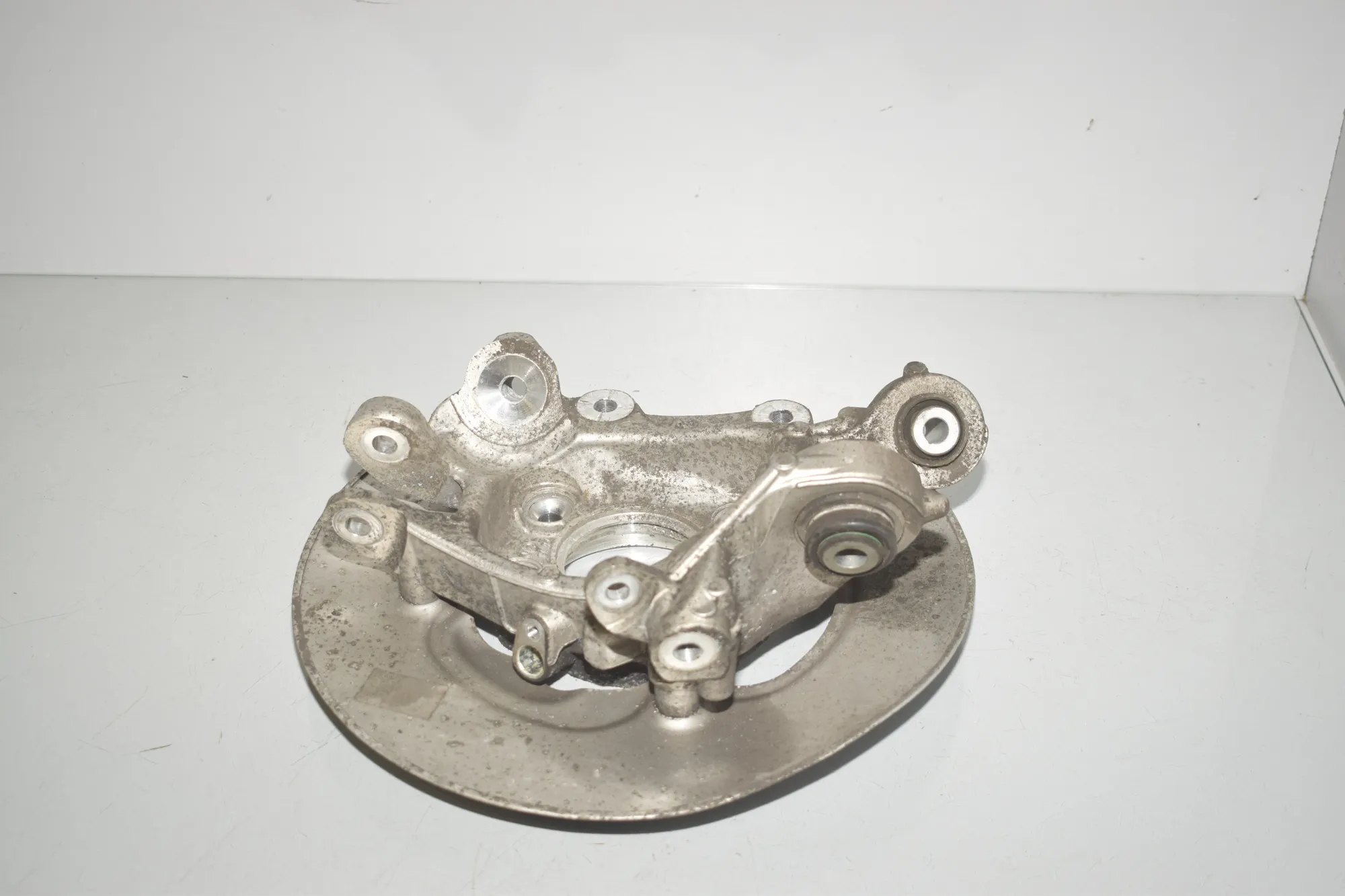 Rear Left Wheel Hub Spindle – OEM 6898480 · BMW 3 Touring (G21) (2019 - -) 320 d 2020 – 3